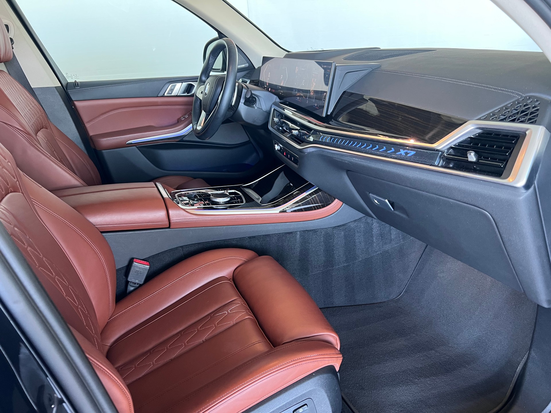 BMW X7 xDrive 48V 40d Steptronic-image-17