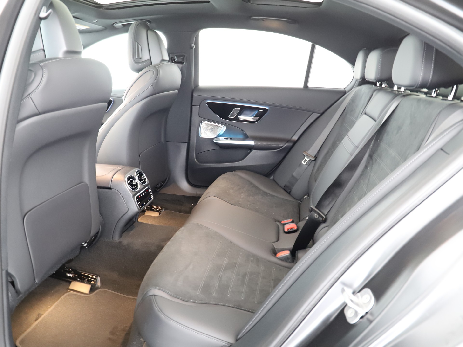 MERCEDES-BENZ C 220 d 4 M Swiss Star-image-9