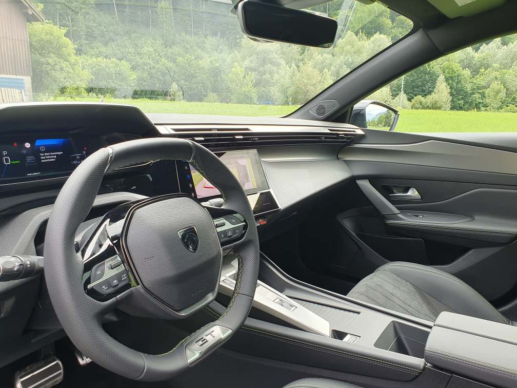 PEUGEOT 308 SW 1.6 Plug in Hybrid 195 GT-image-14