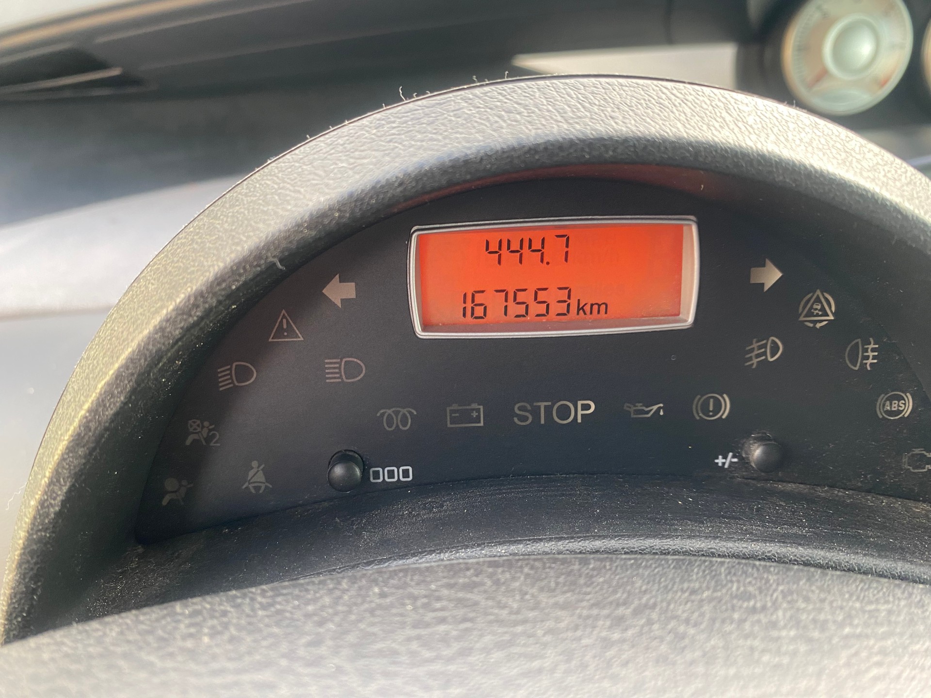 PEUGEOT 807 2.0 16V HDi (SR) Family-image-6