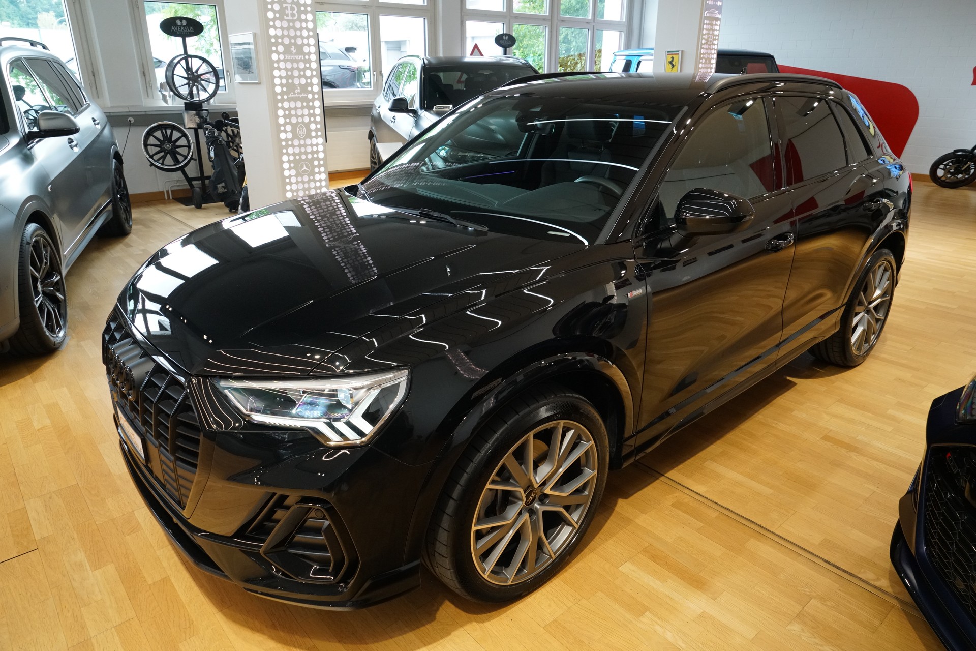 AUDI Q3 40 TDI S line quattro S-tronic-image-8