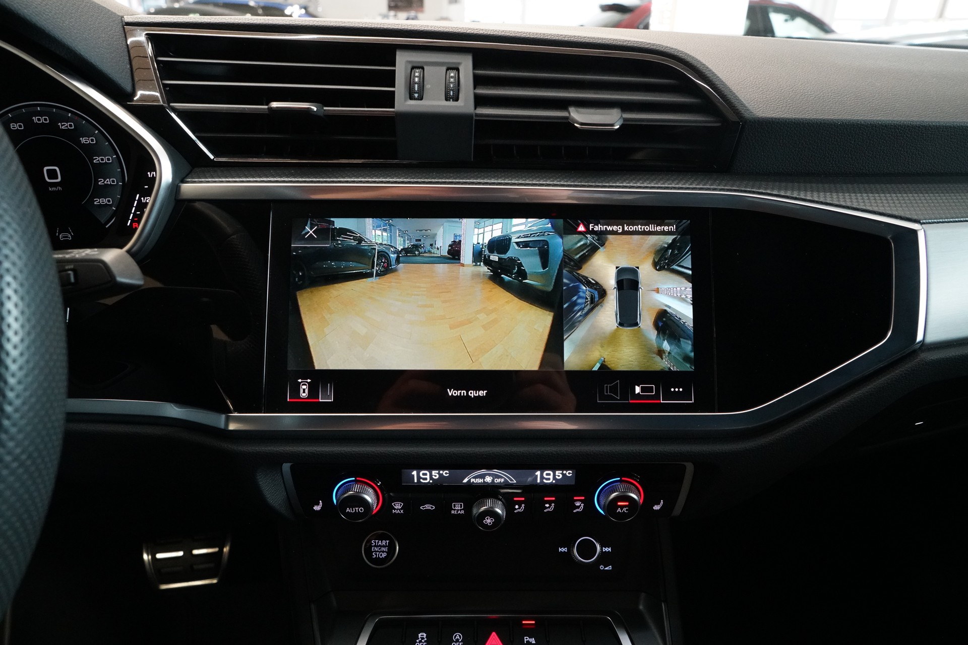 AUDI Q3 40 TDI S line quattro S-tronic-image-12