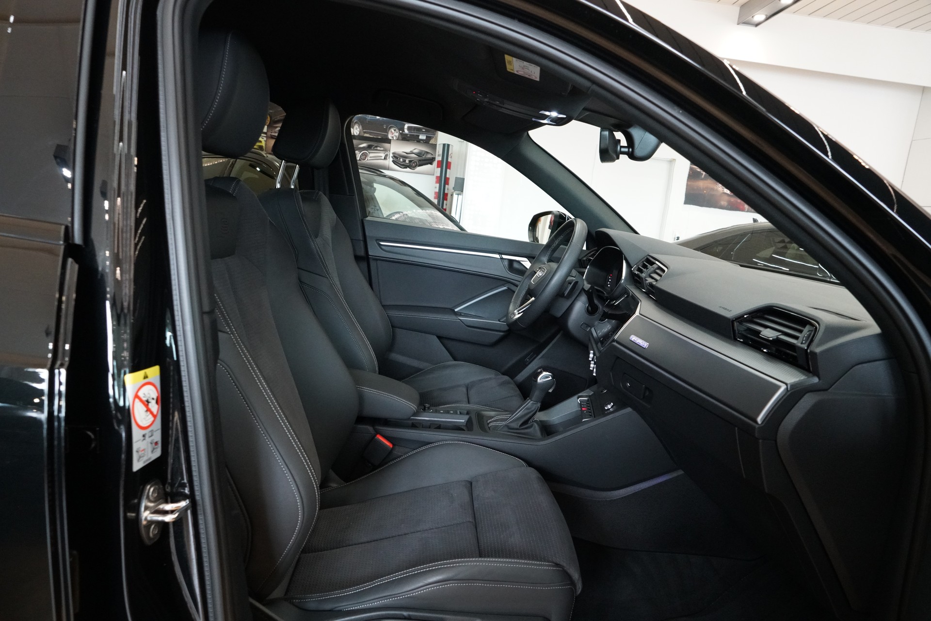 AUDI Q3 40 TDI S line quattro S-tronic-image-19