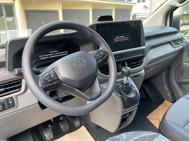 VW Transporter 2.0 TDI Entry-image-8