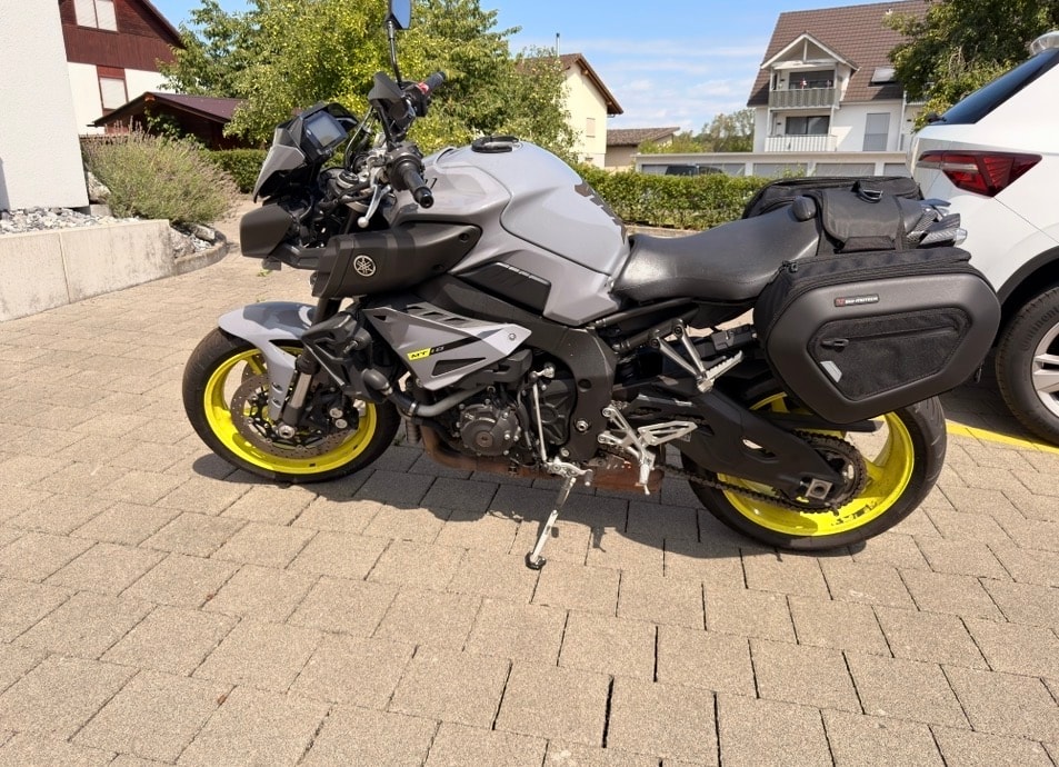 YAMAHA MT-10 ABS-image-4