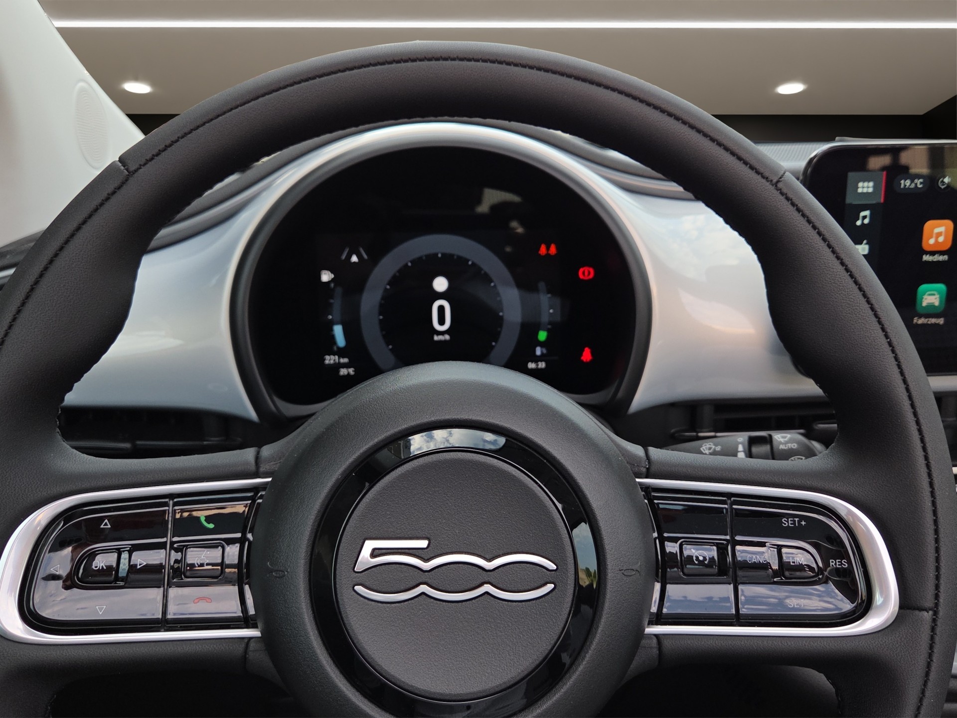 FIAT 500 Cabrio 1.0 Hybrid Dolcevita-image-8