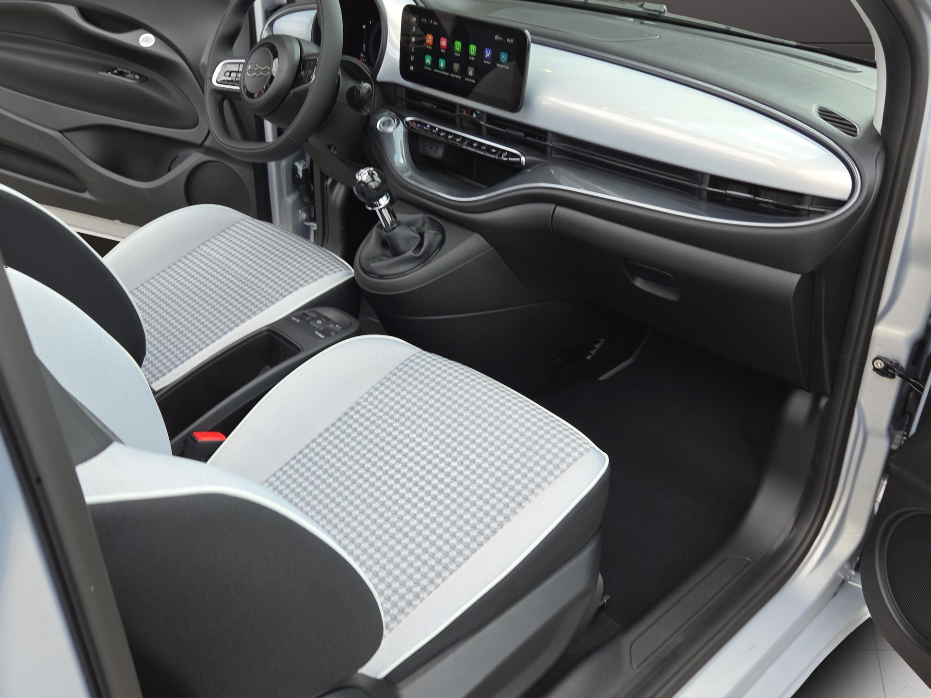 FIAT 500 Cabrio 1.0 Hybrid Dolcevita-image-12