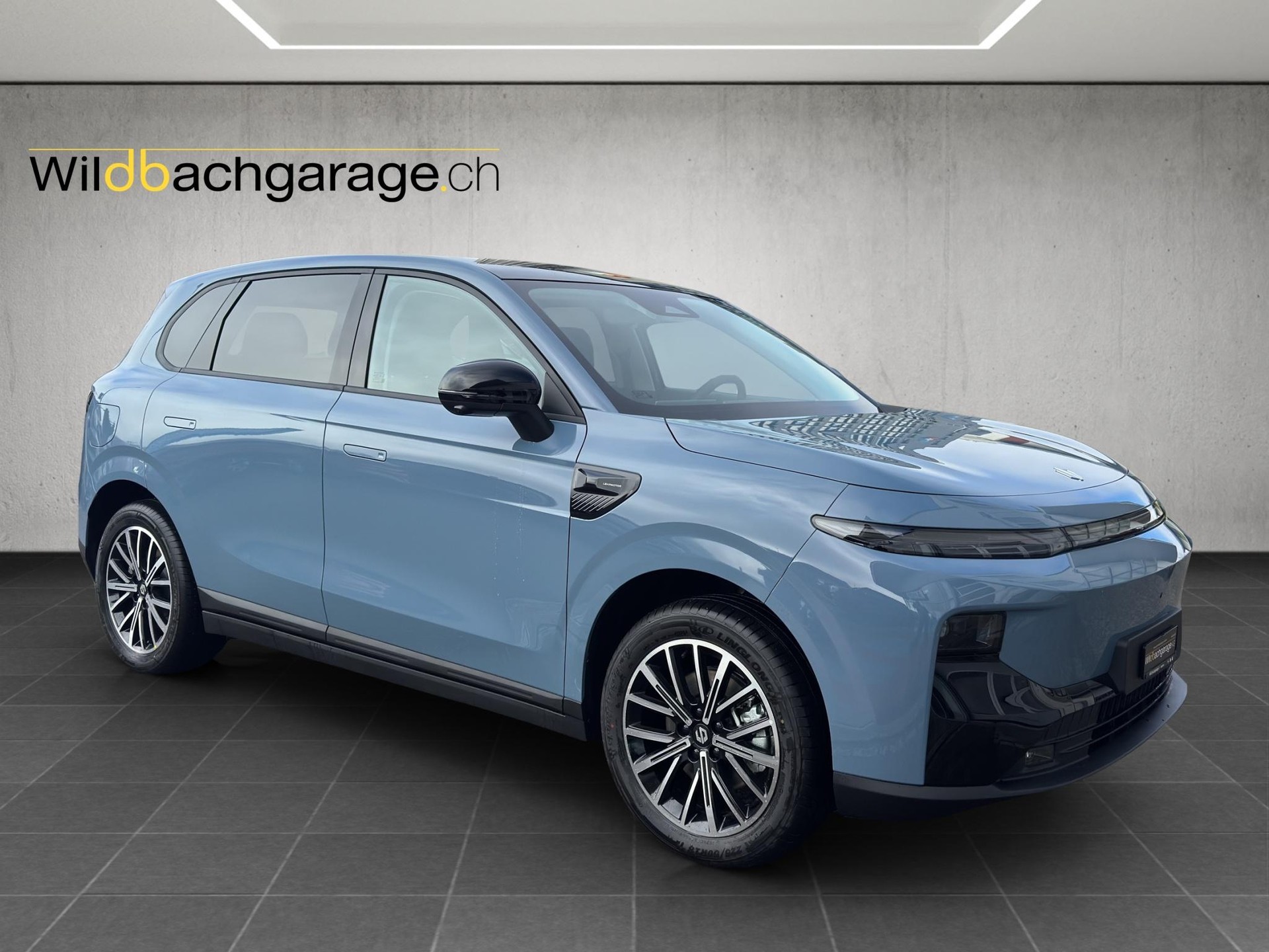 LEAPMOTOR B10 EV-image-6