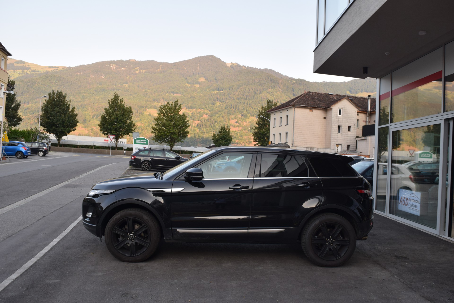 LAND ROVER Range Rover Evoque 2.0 Si4 Prestige AT6-showroom-element-3