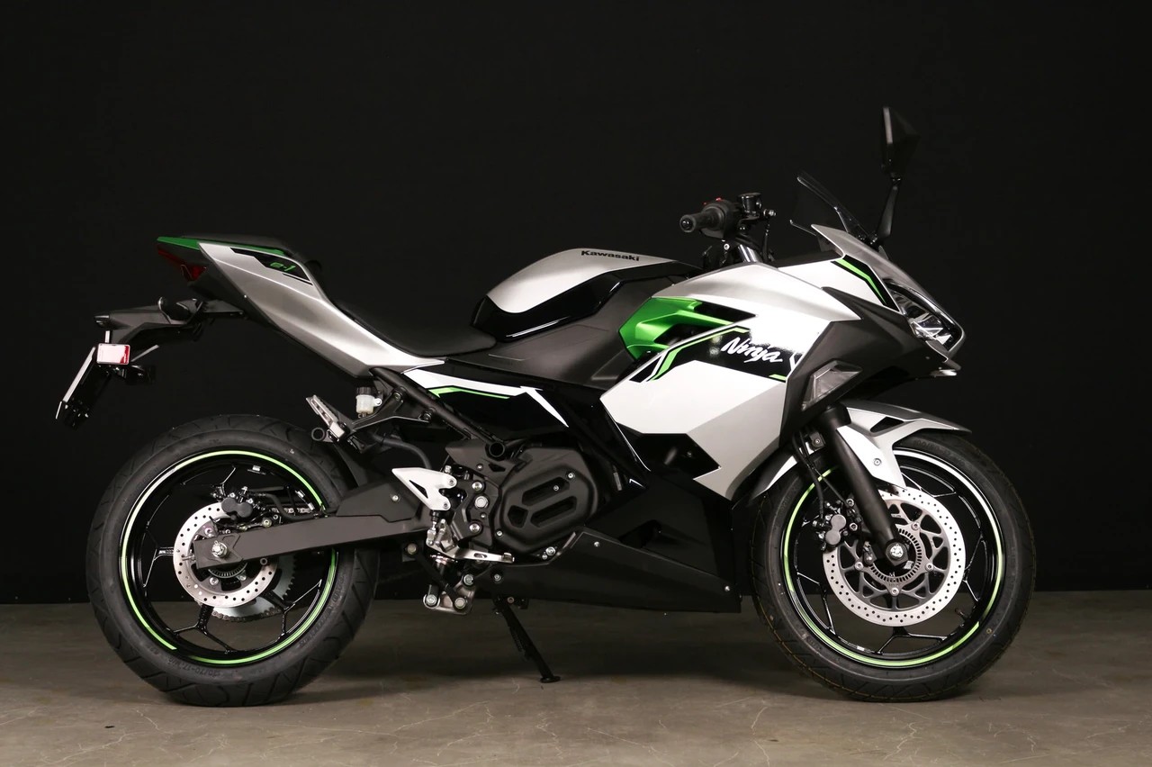 KAWASAKI Ninja E 1