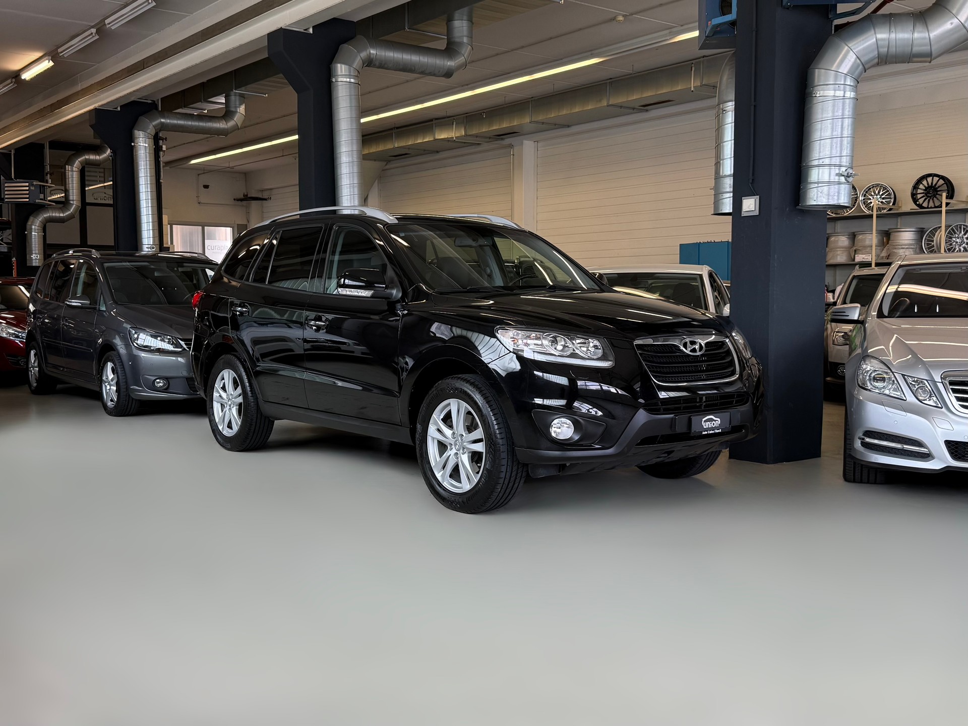 HYUNDAI Santa Fe 2.2 CRDI Swiss Plus Edition 4WD Automatic-image-1