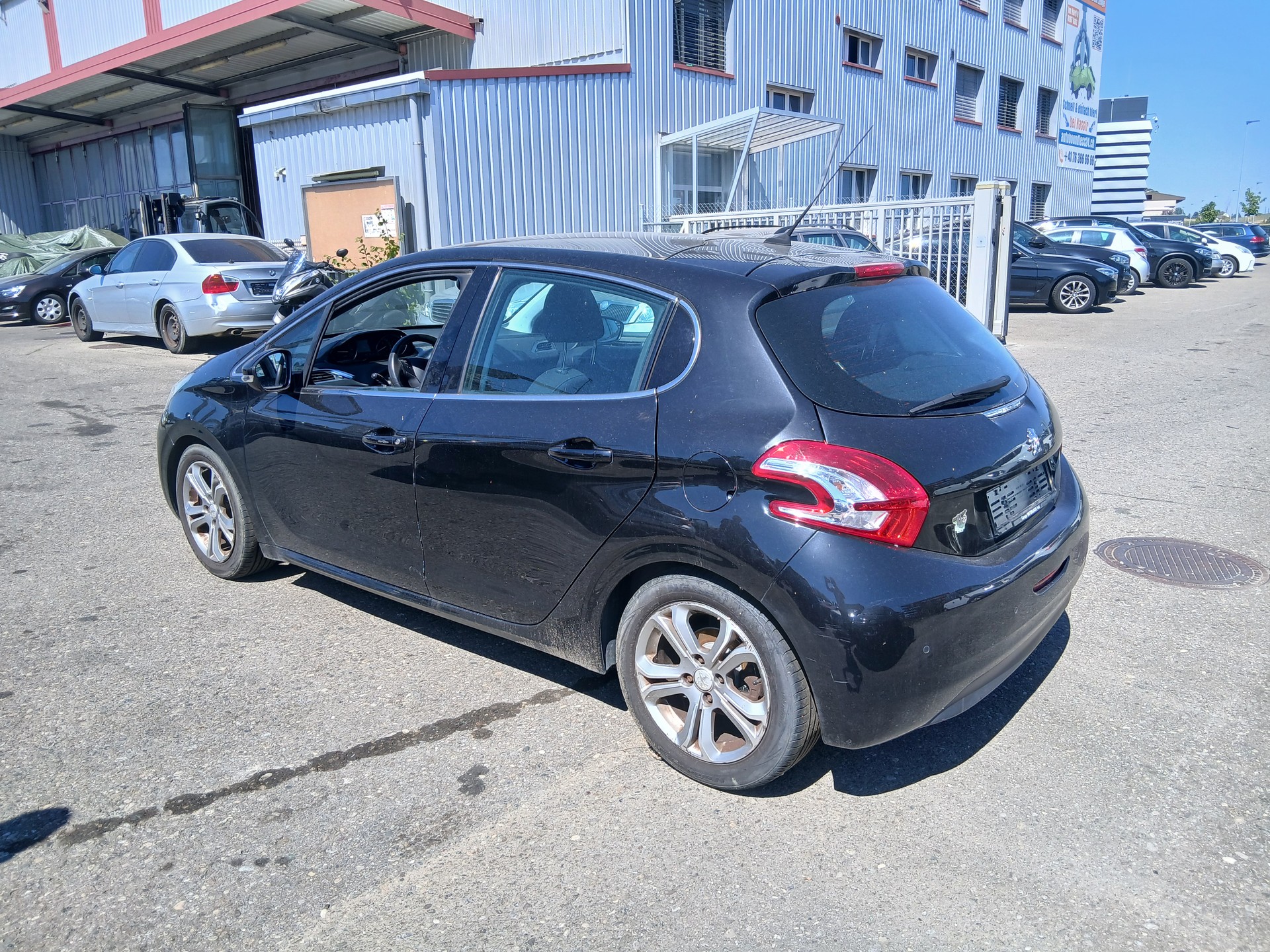 PEUGEOT 208 1.6 VTI Allure-image-4