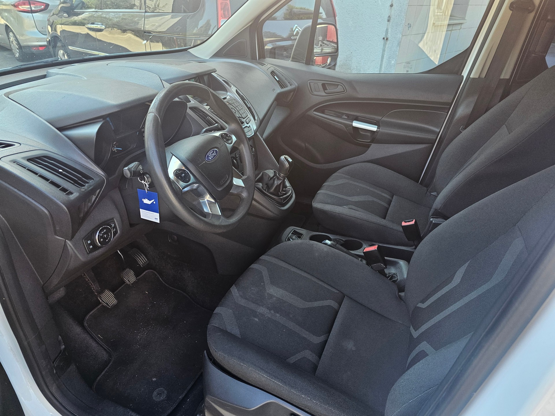 FORD Tourneo Connect 1.5 TDCi Ambiente-image-4