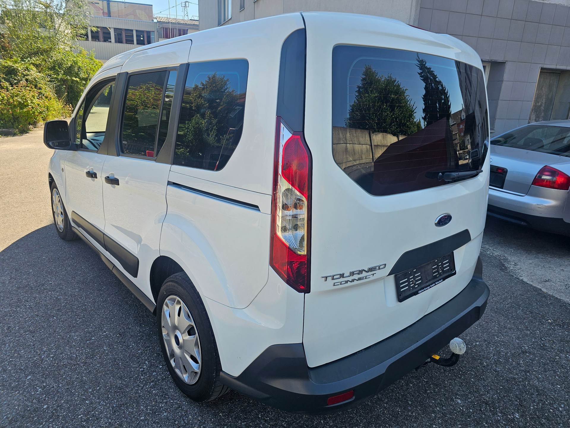 FORD Tourneo Connect 1.5 TDCi Ambiente-image-7