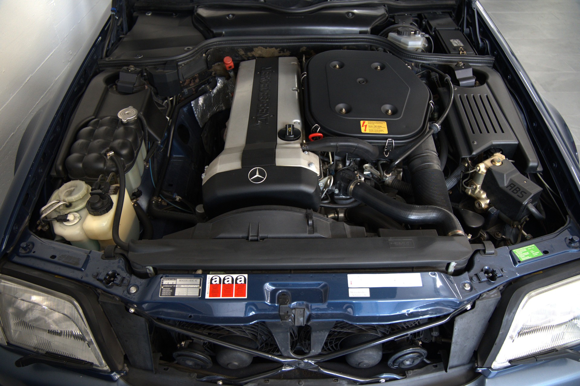 MERCEDES-BENZ SL 300-showroom-element-3