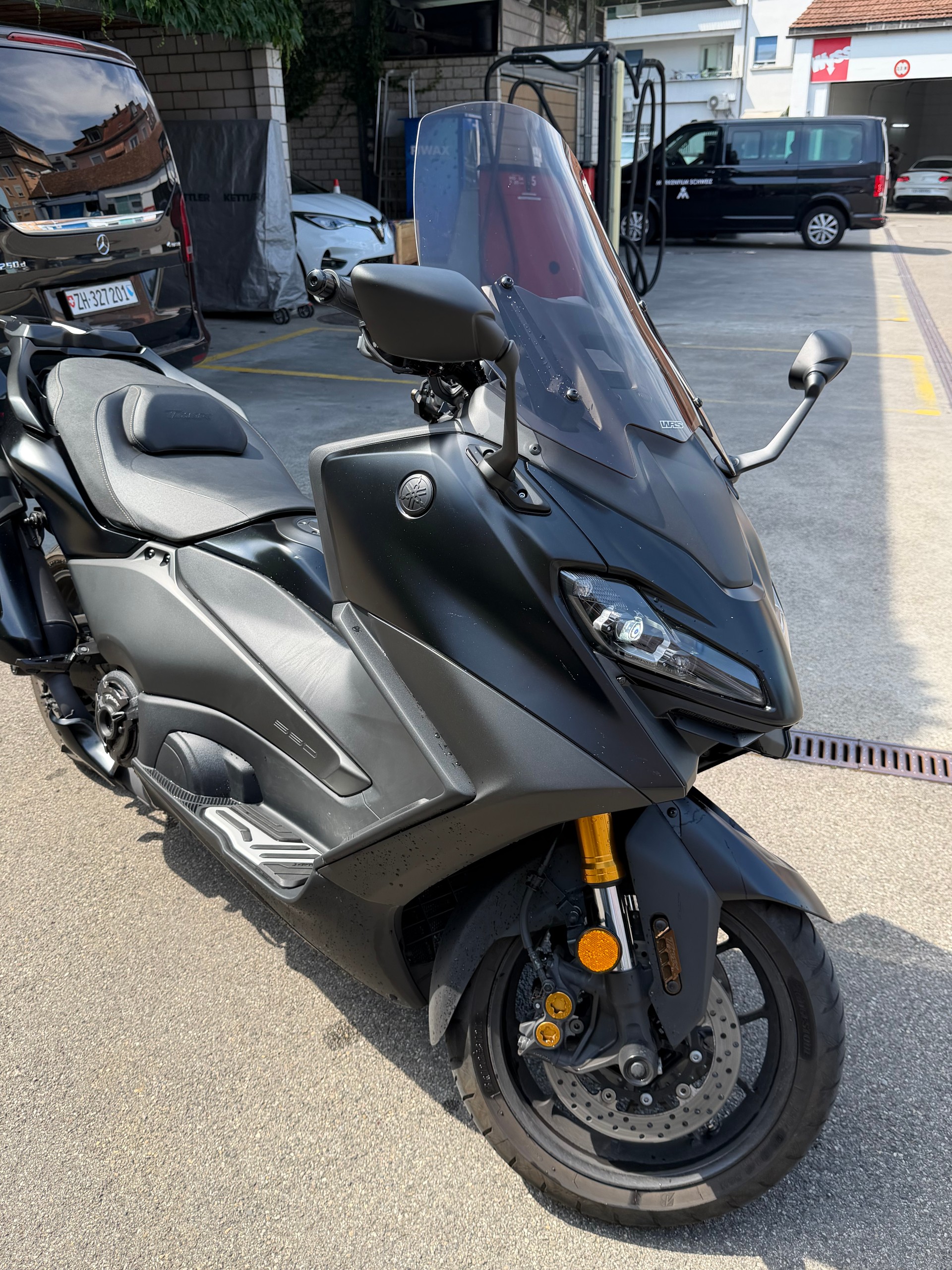 YAMAHA T-MAX Tech-Max XP 560-image-3