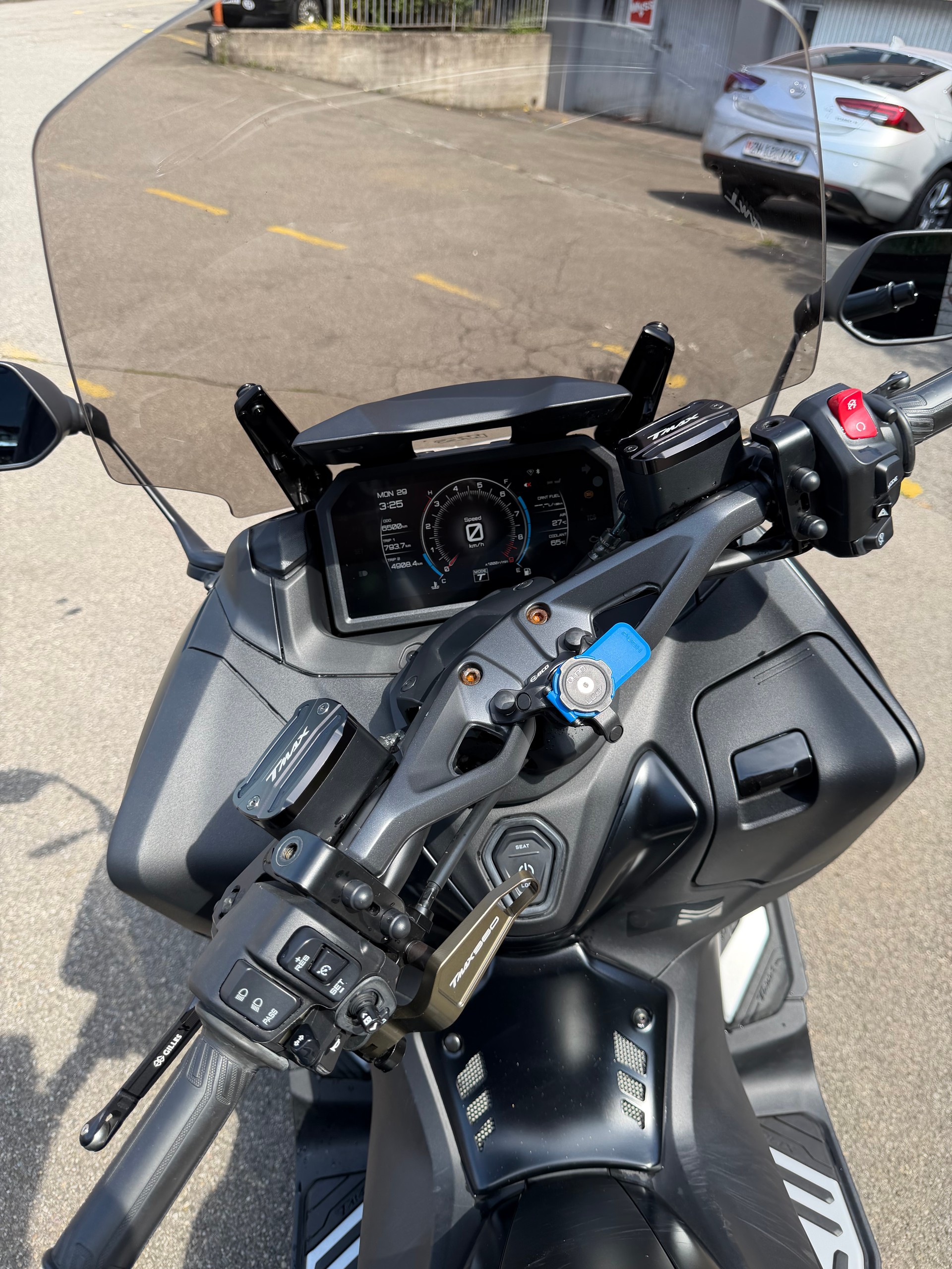 YAMAHA T-MAX Tech-Max XP 560-image-9