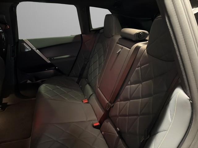 BMW iX M70-image-11