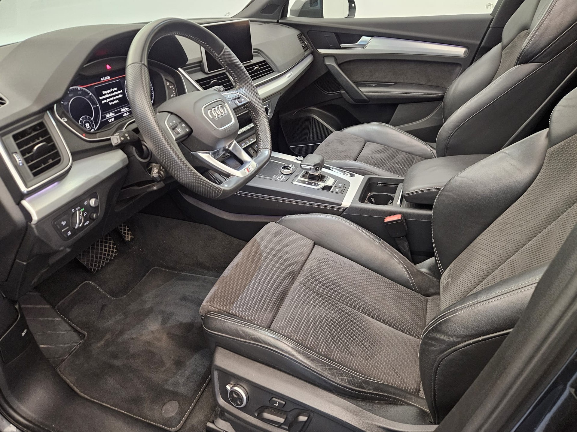 AUDI Q5 55 TFSI e sport quattro-image-10
