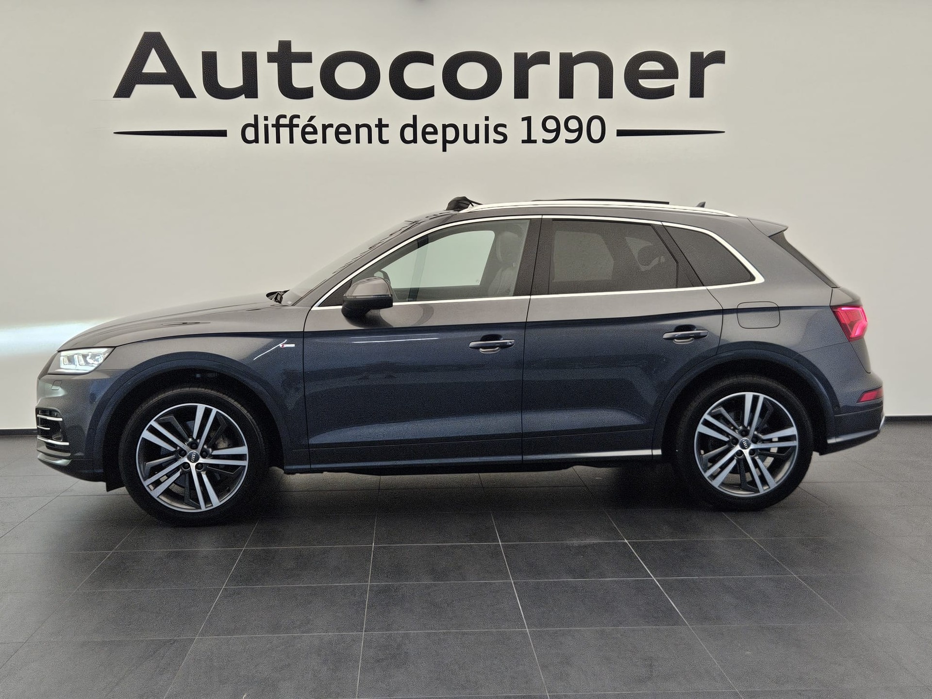 AUDI Q5 55 TFSI e sport quattro-showroom-element-1