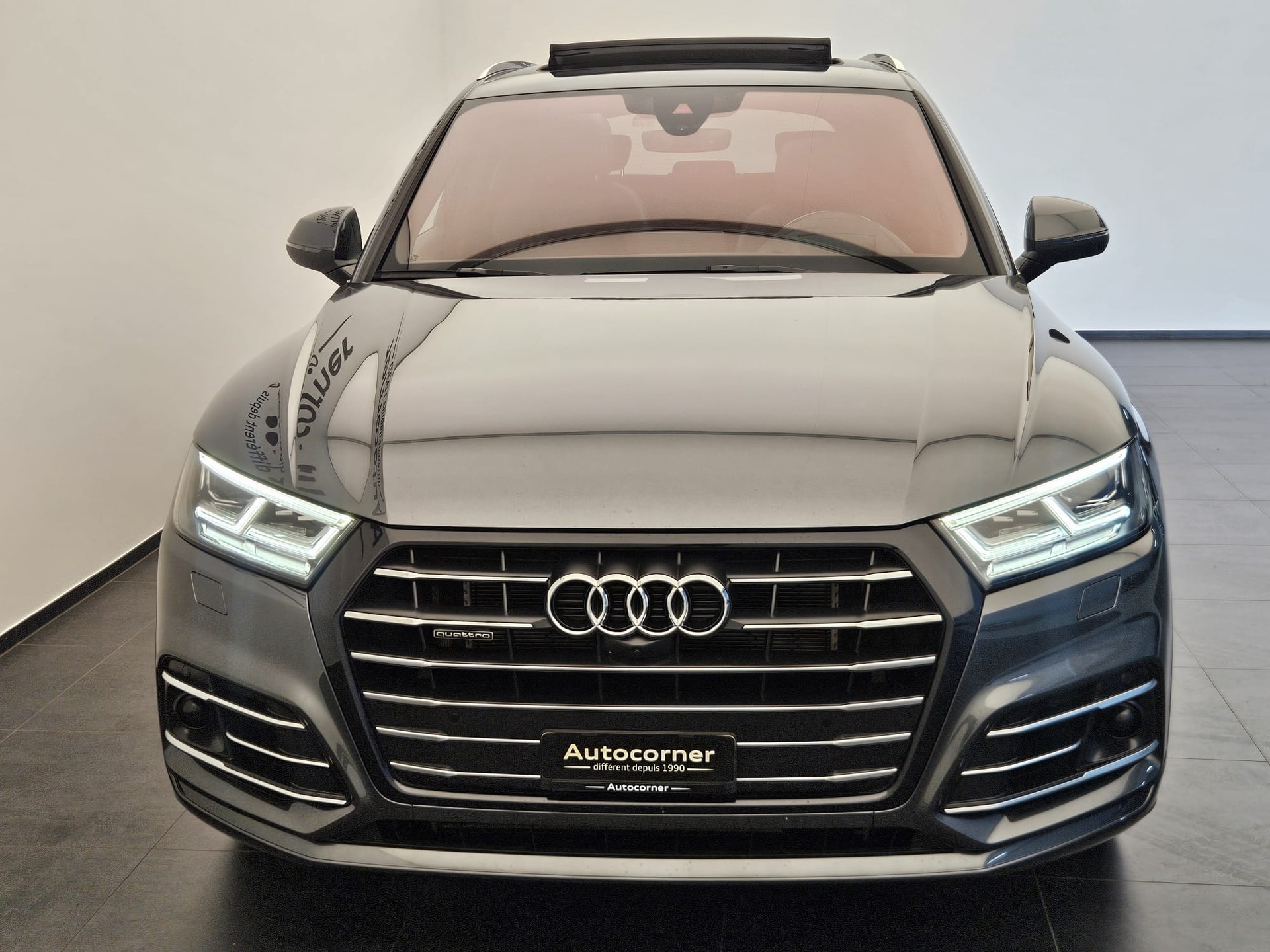 AUDI Q5 55 TFSI e sport quattro-showroom-element-3