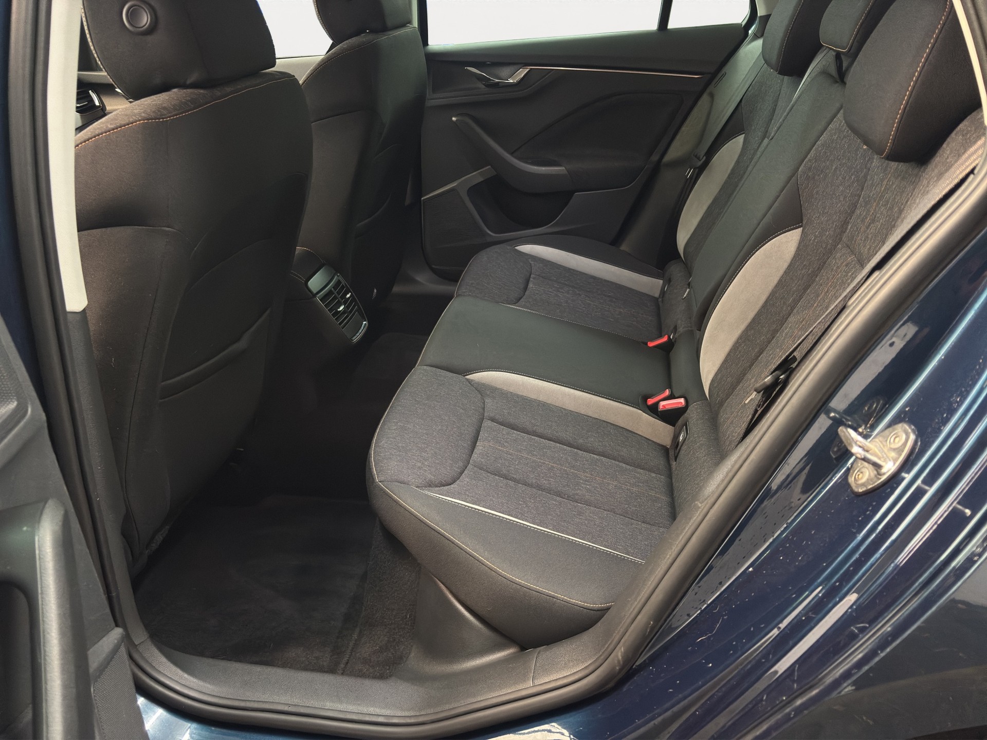 SKODA Kamiq 1.5 TSI ACT Ambition DSG-image-12