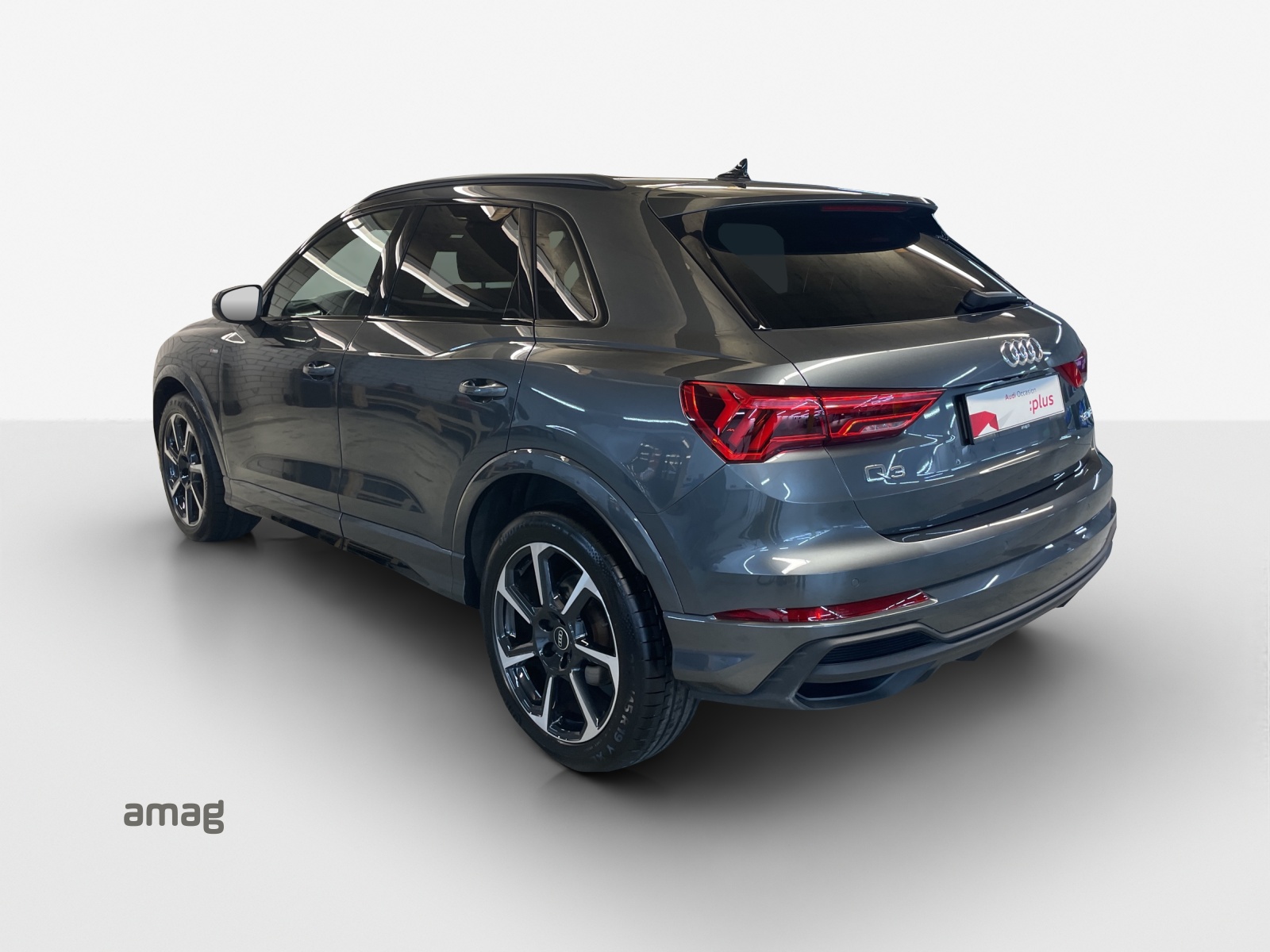 AUDI Q3 35 TFSI S line Attraction S-tronic-showroom-element-2