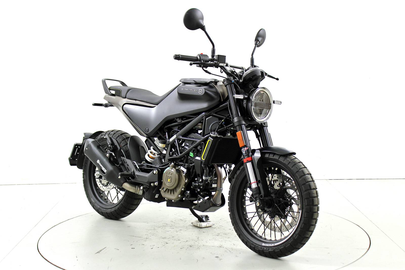 HUSQVARNA Svartpilen 125 ABS-image-1