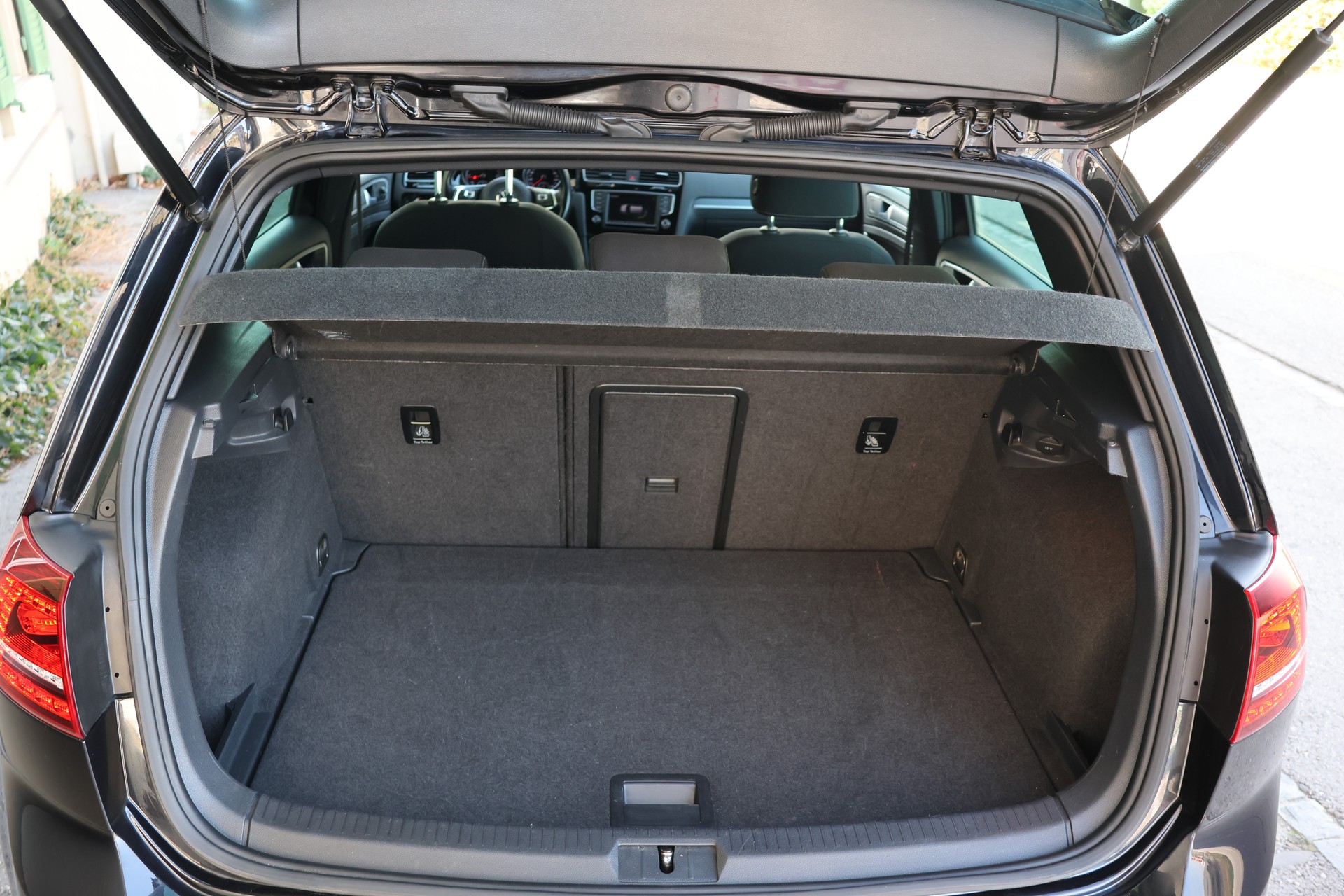 VW Golf 2.0 TDI Allstar R-Line 4Motion-image-7