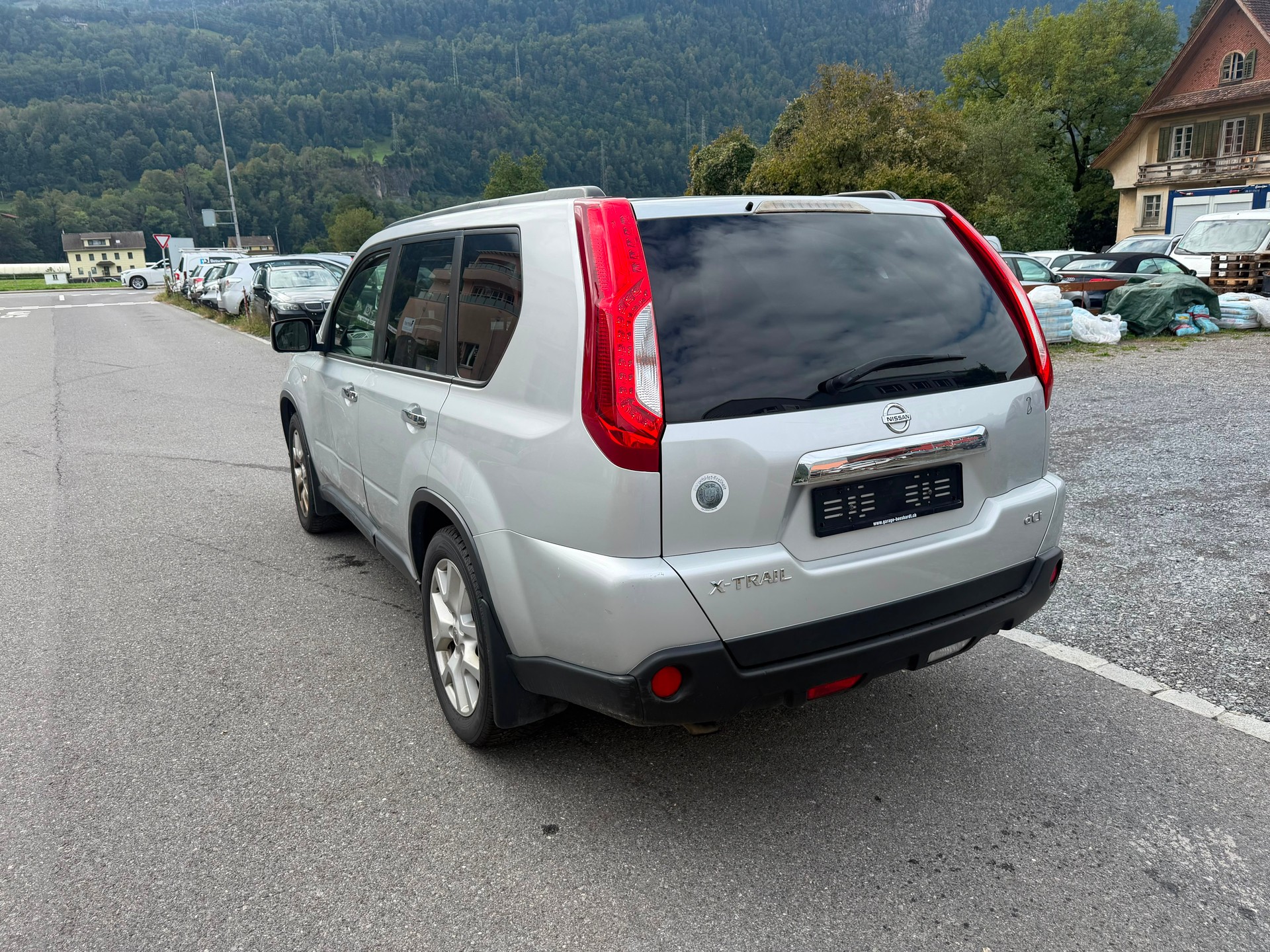 NISSAN X-Trail 2.0 dCi 16V LE Automatic-showroom-element-1