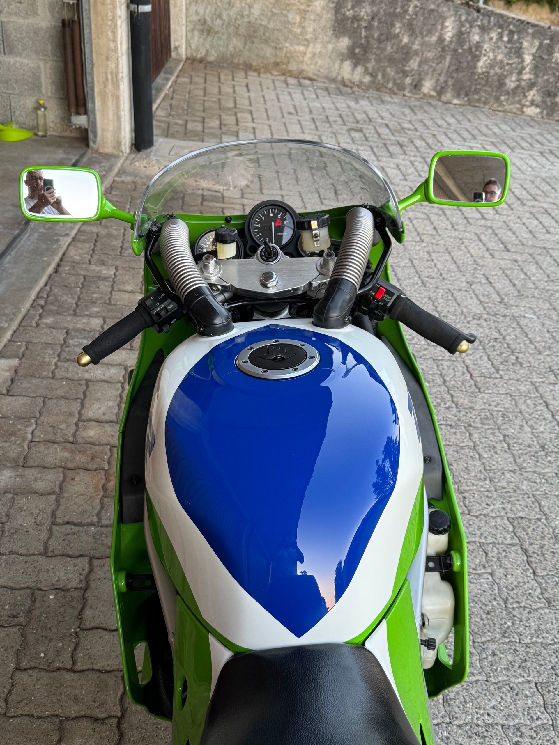 KAWASAKI ZXR-750-image-2