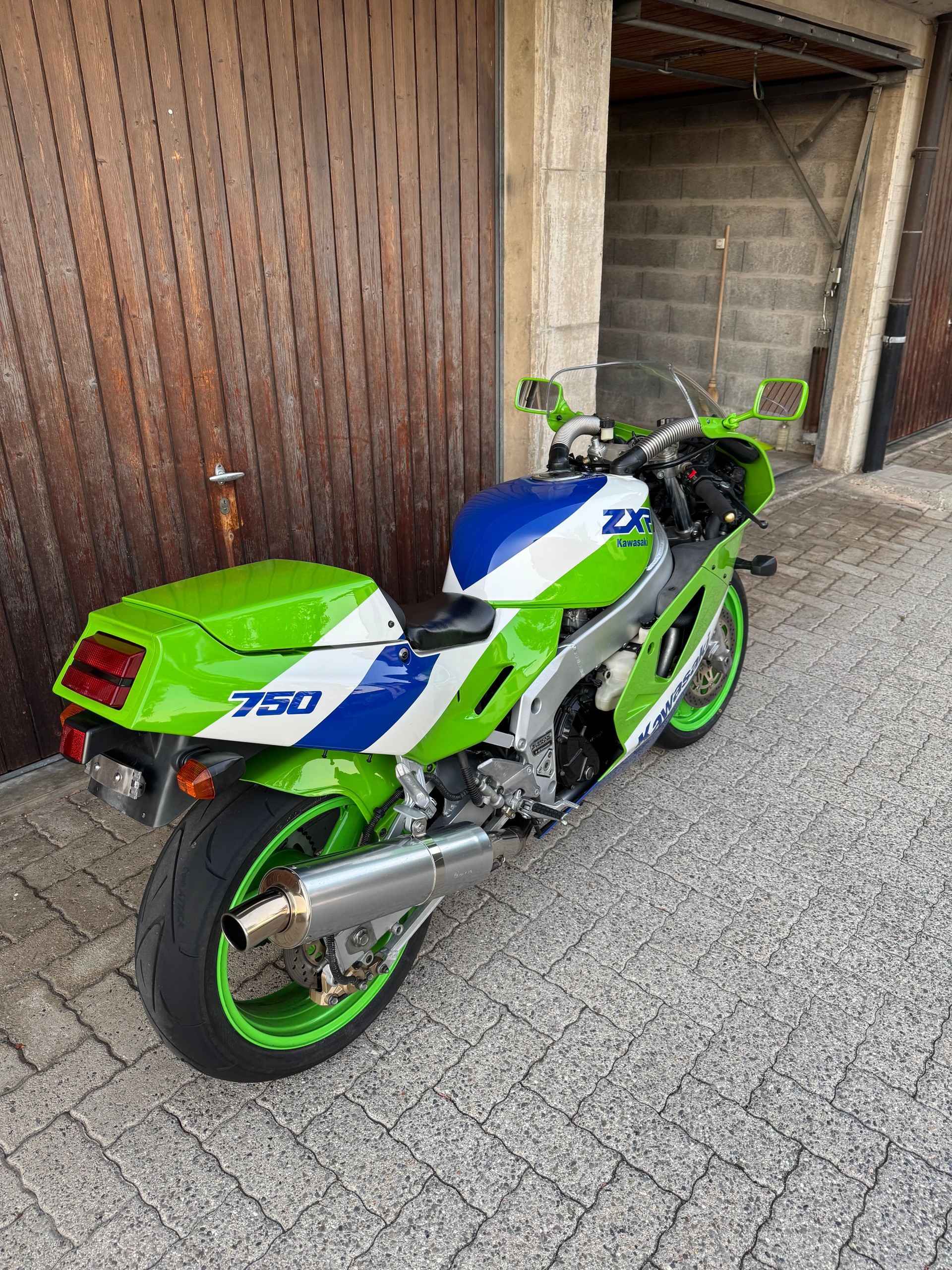 KAWASAKI ZXR-750-image-3