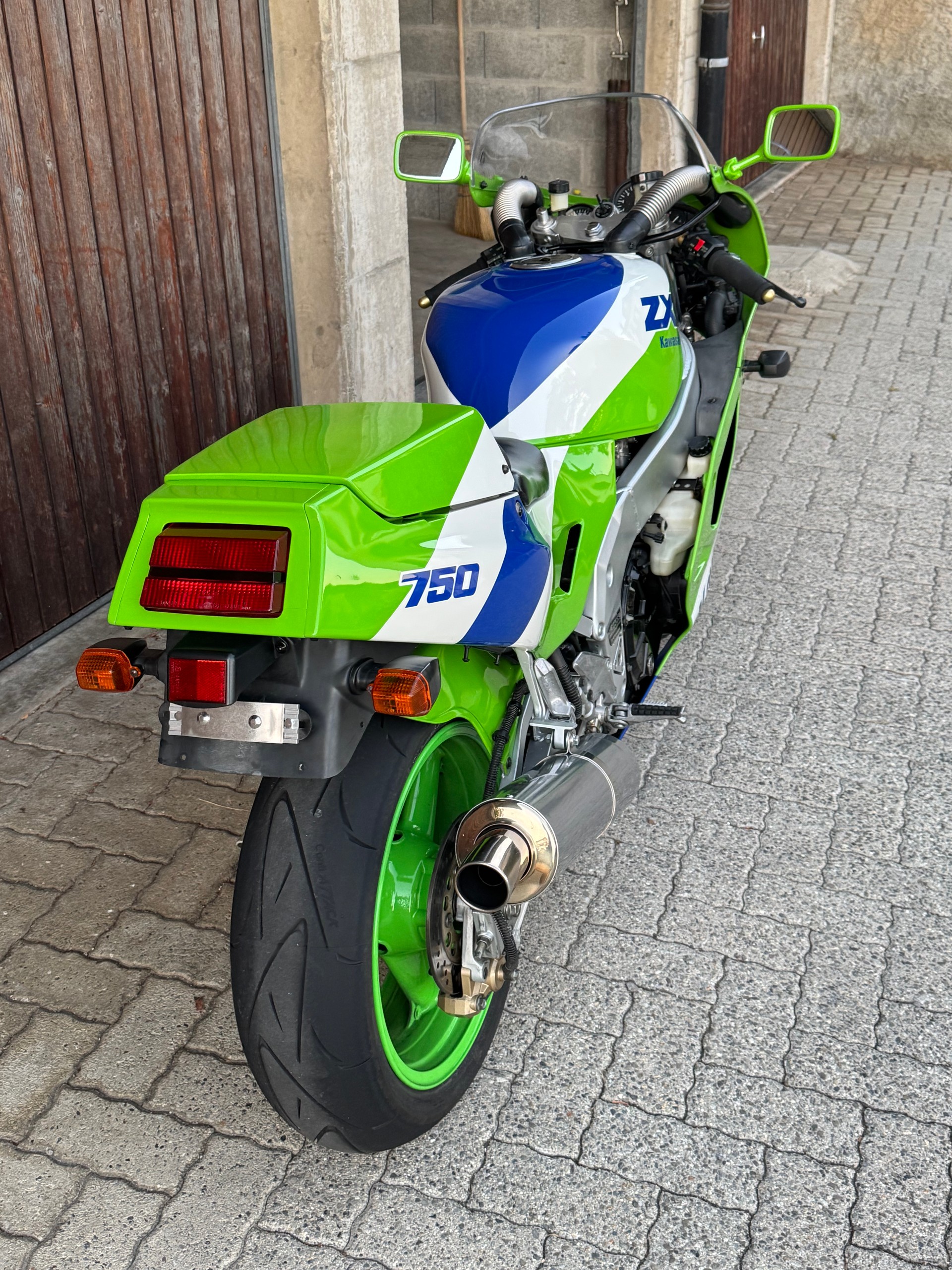 KAWASAKI ZXR-750-image-1