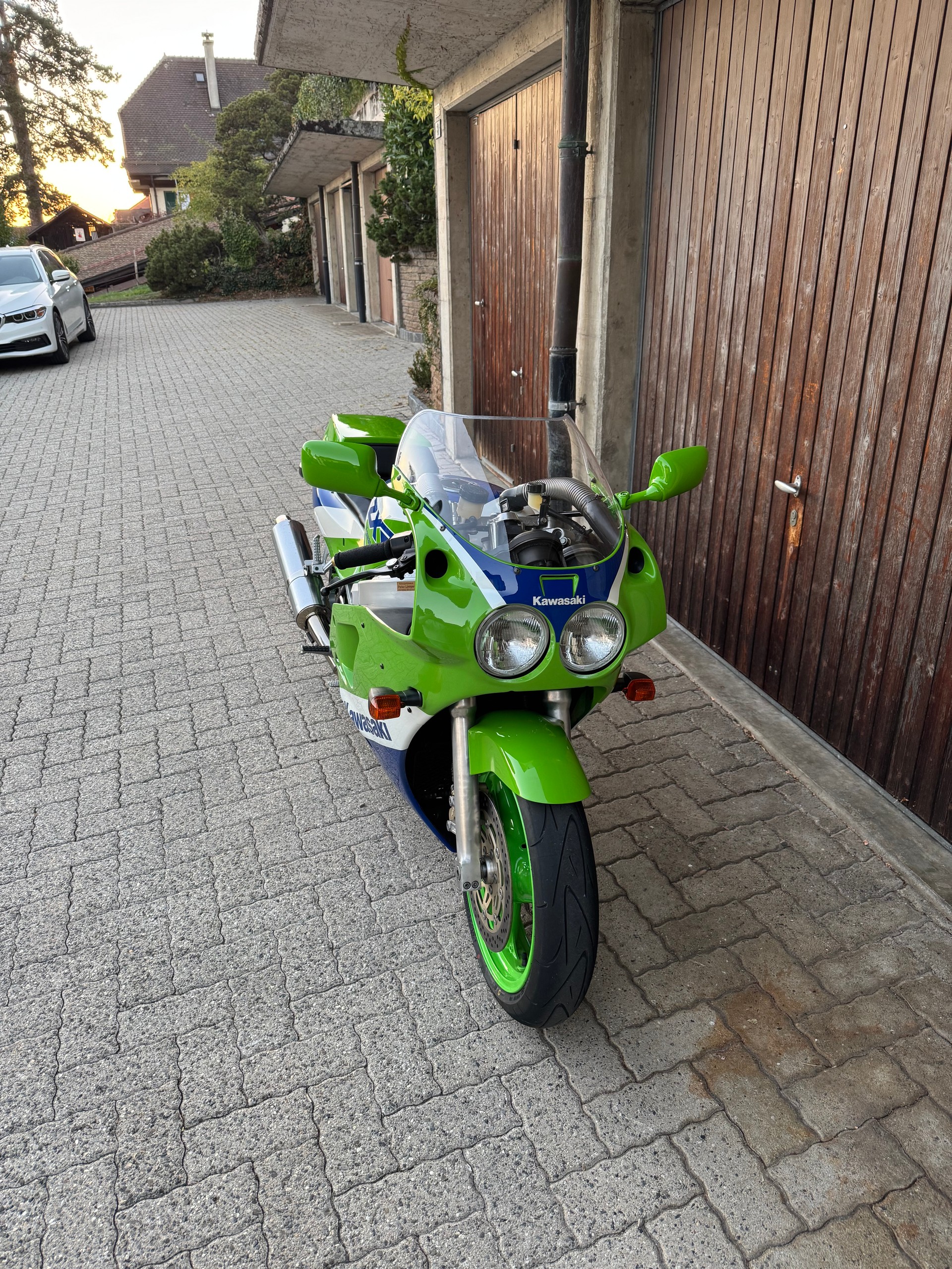 KAWASAKI ZXR-750-image-4
