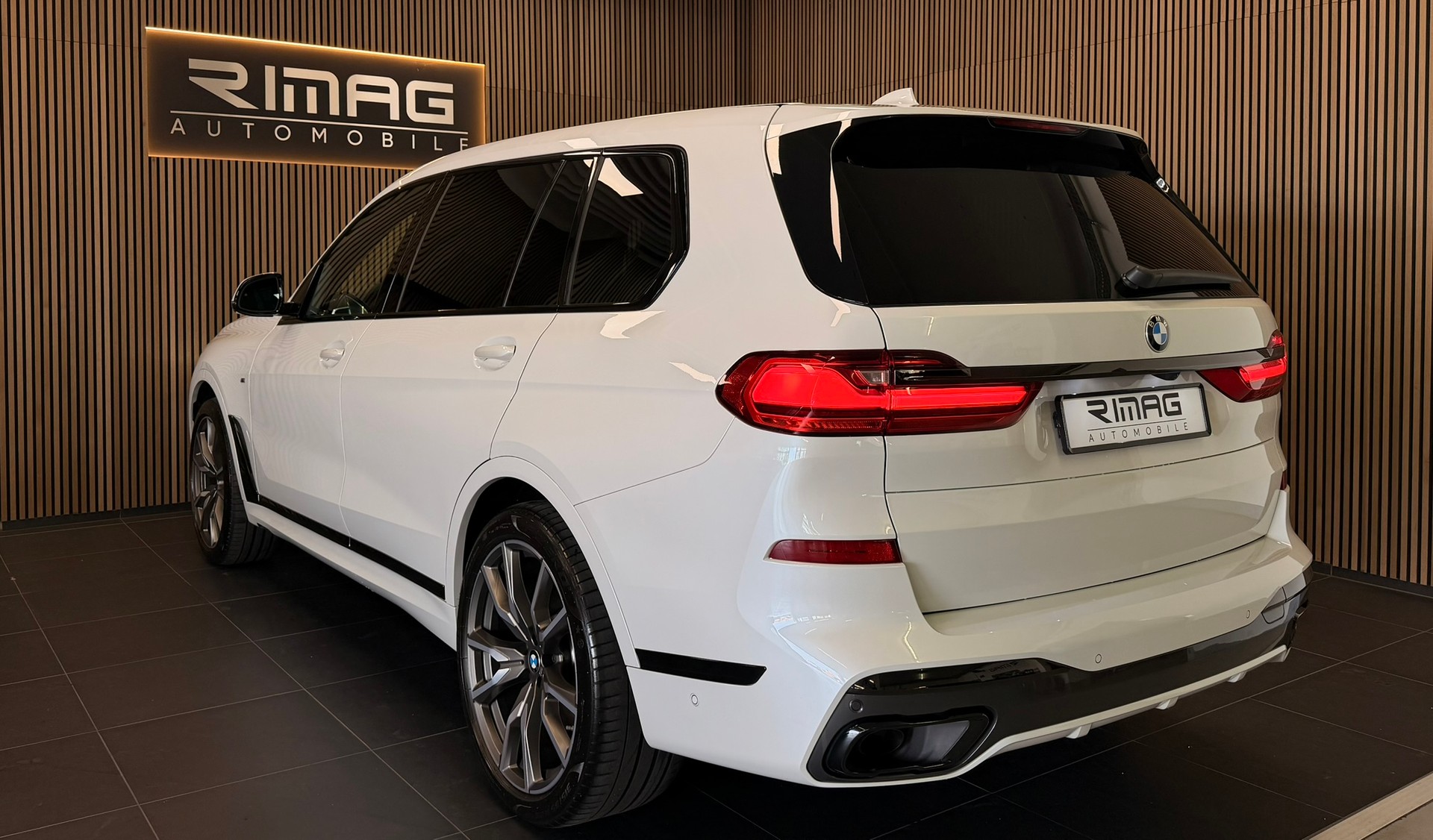 BMW X7 xDrive M50d Steptronic | CH-Fz. & 6 Sitzer-image-12