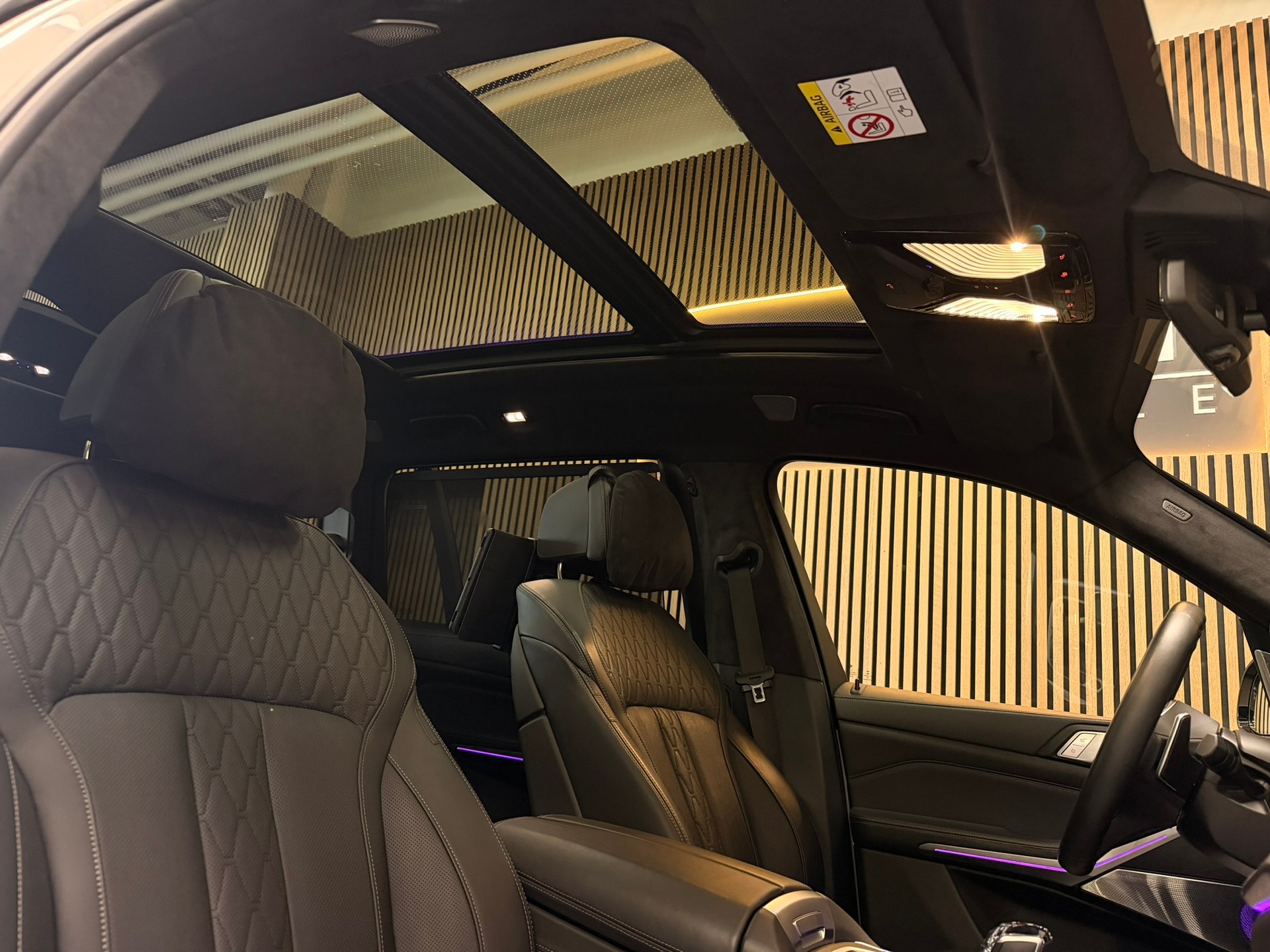 BMW X7 xDrive M50d Steptronic | CH-Fz. & 6 Sitzer-image-19
