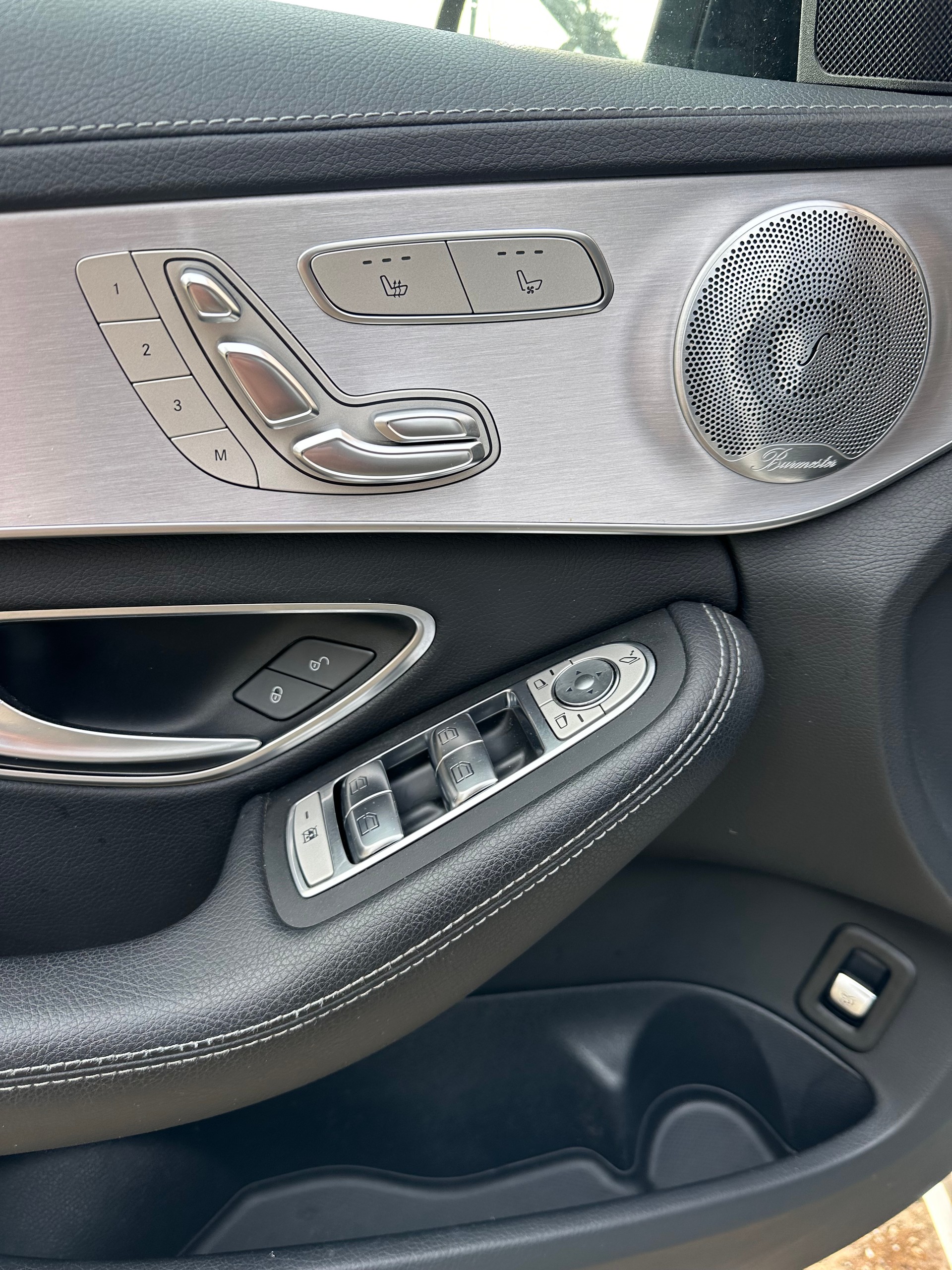 MERCEDES-BENZ C 300 AMG Line 4Matic 9G-Tronic-image-13