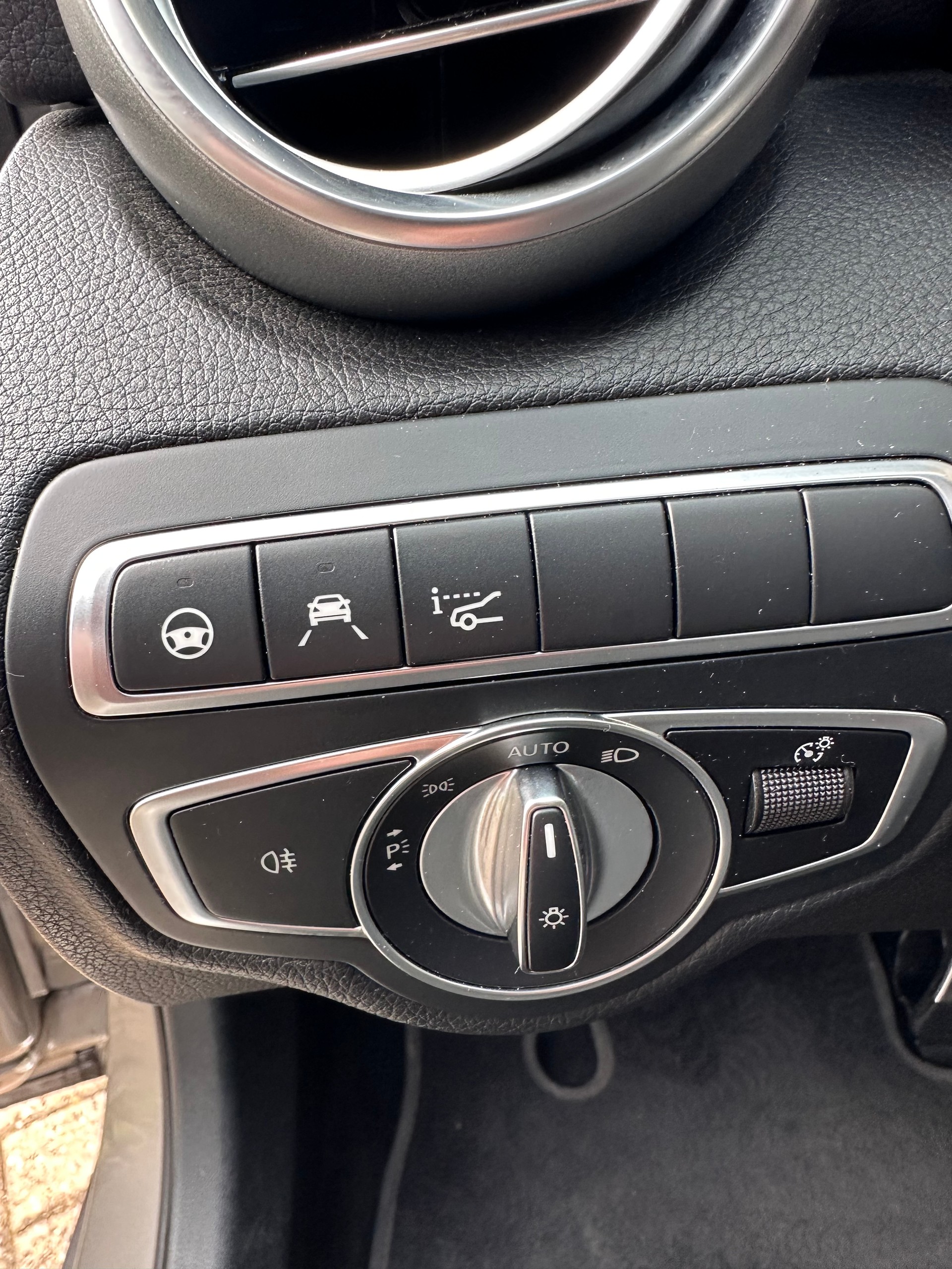 MERCEDES-BENZ C 300 AMG Line 4Matic 9G-Tronic-image-14