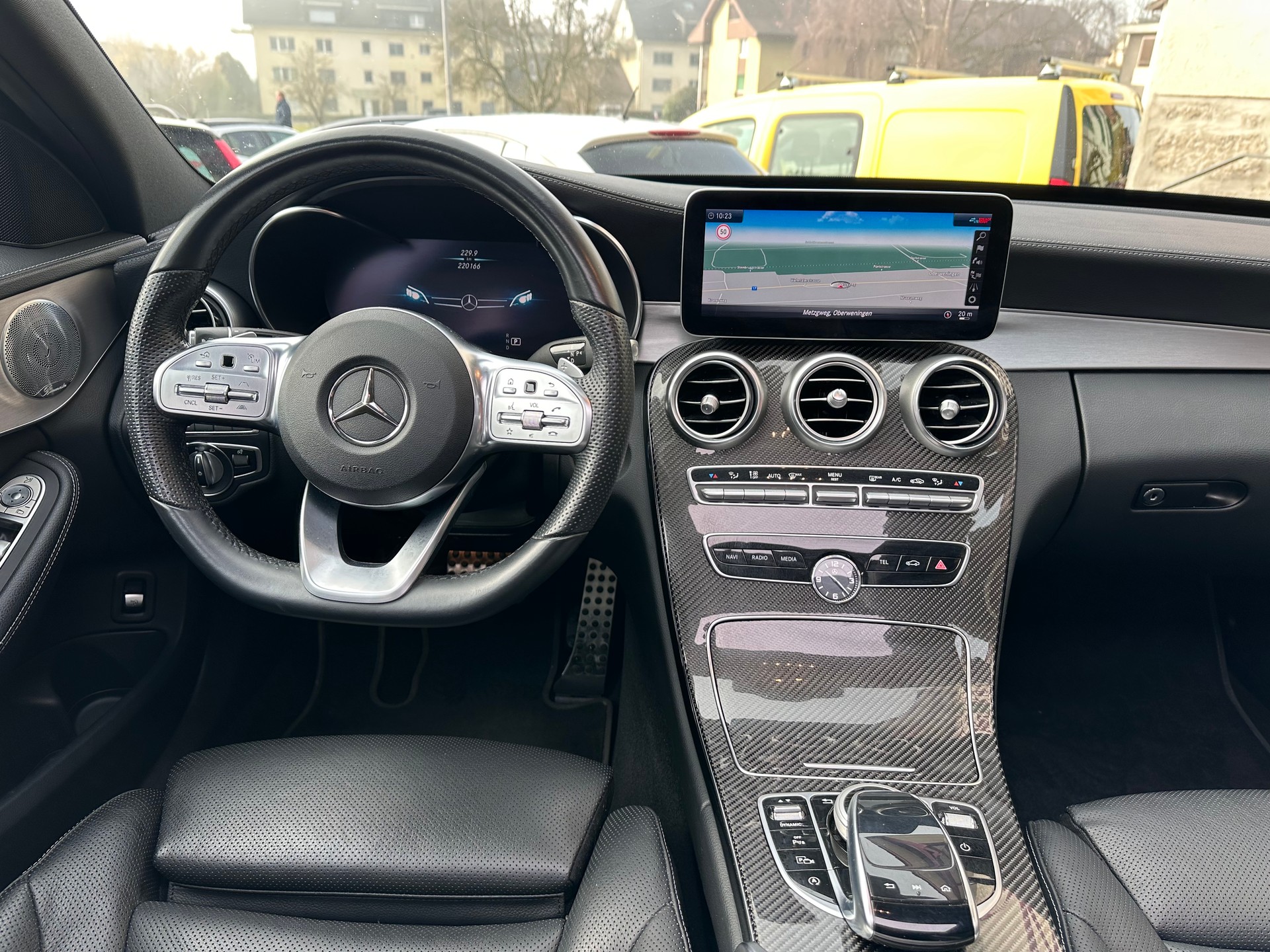 MERCEDES-BENZ C 300 AMG Line 4Matic 9G-Tronic-image-7