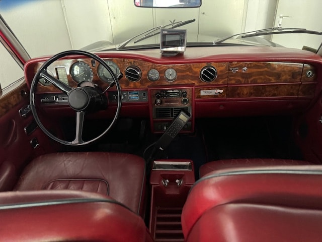 ROLLS-ROYCE Silver Shadow-image-6