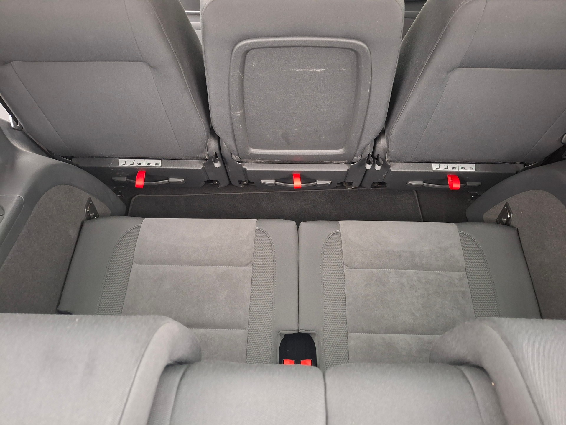 VW Touran 1.4 TSI Design DSG-image-18