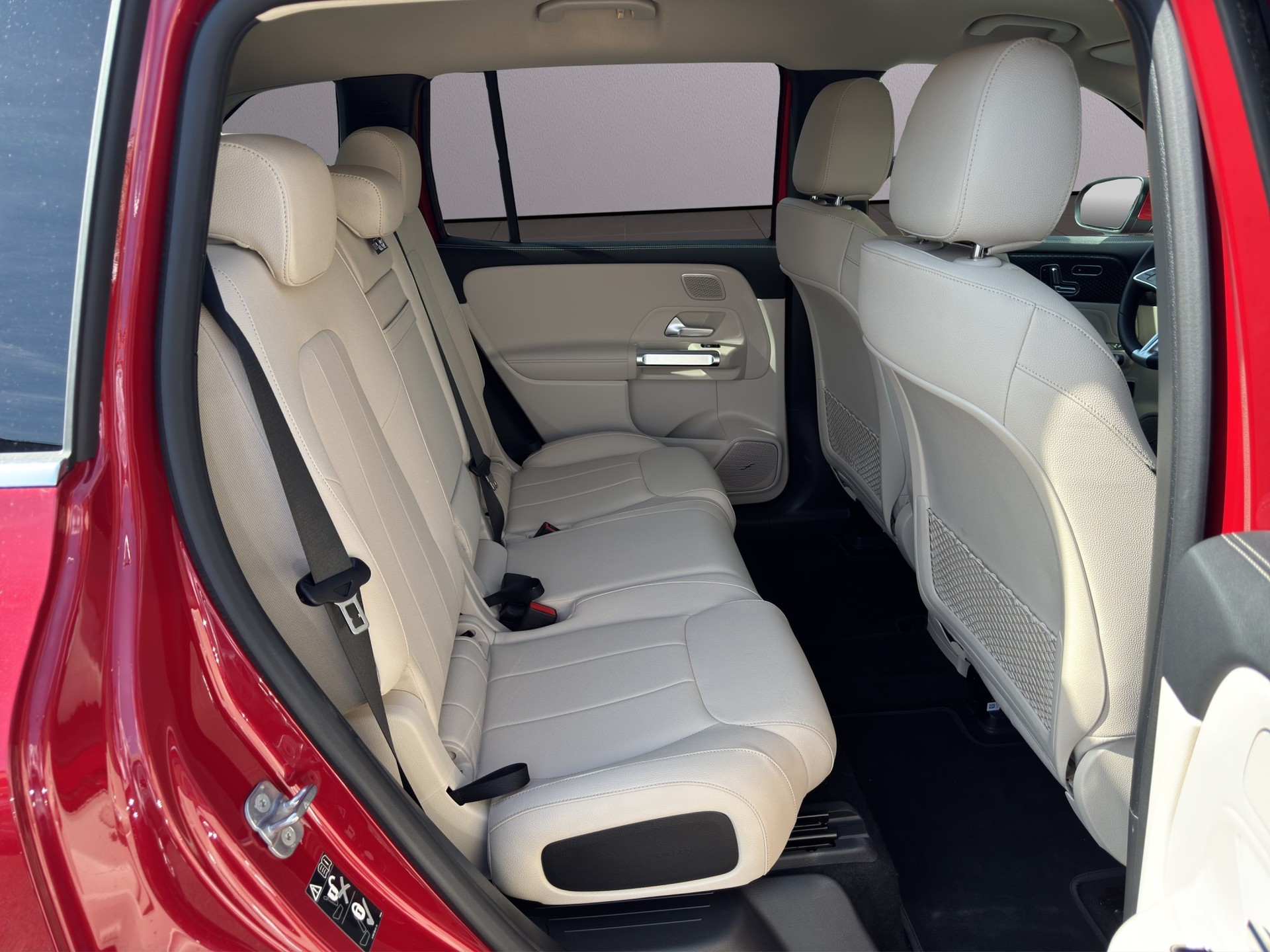 MERCEDES-BENZ EQB 350 66,5 kWh 4Matic Swiss Star-image-16