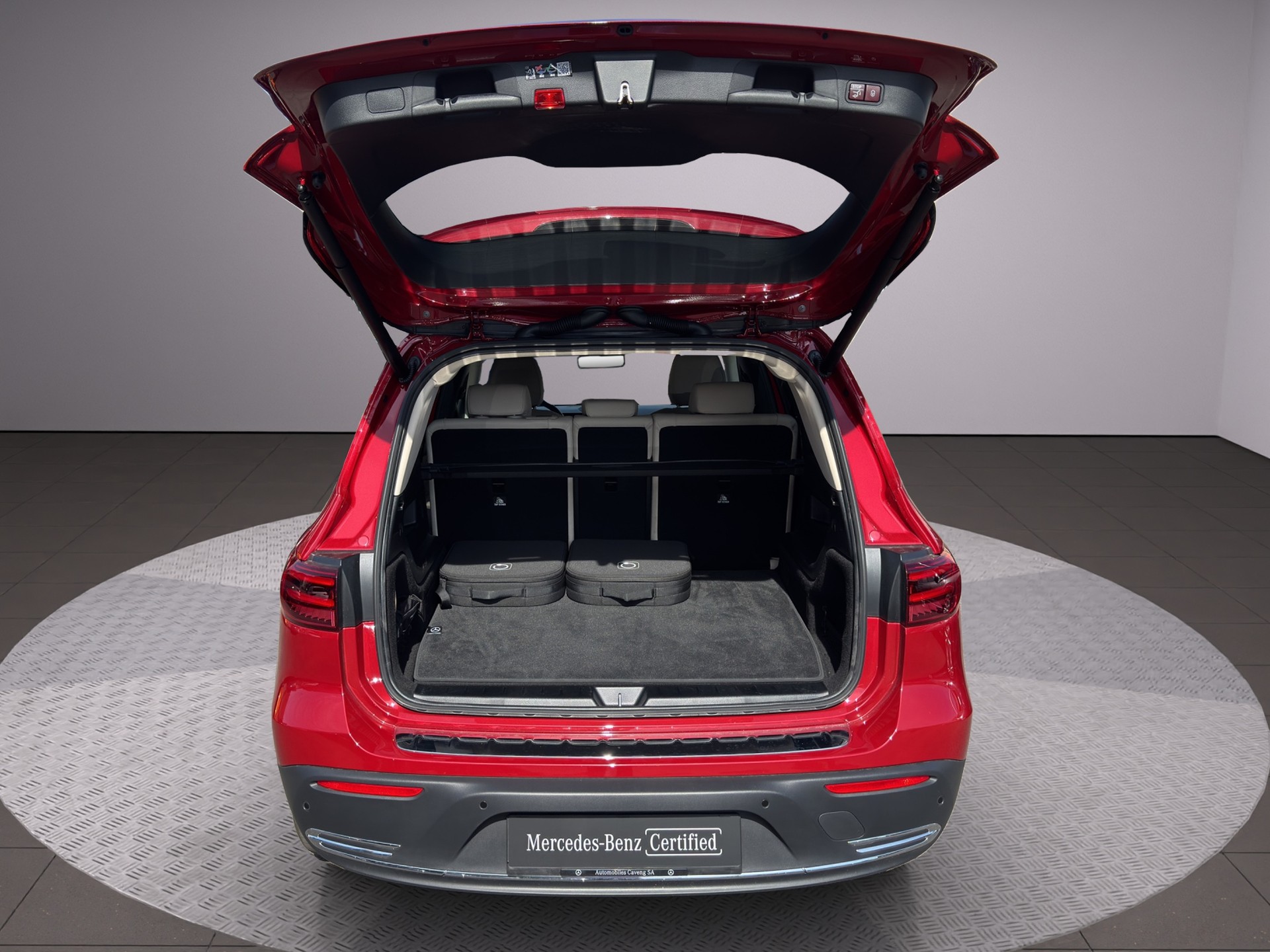 MERCEDES-BENZ EQB 350 66,5 kWh 4Matic Swiss Star-image-17
