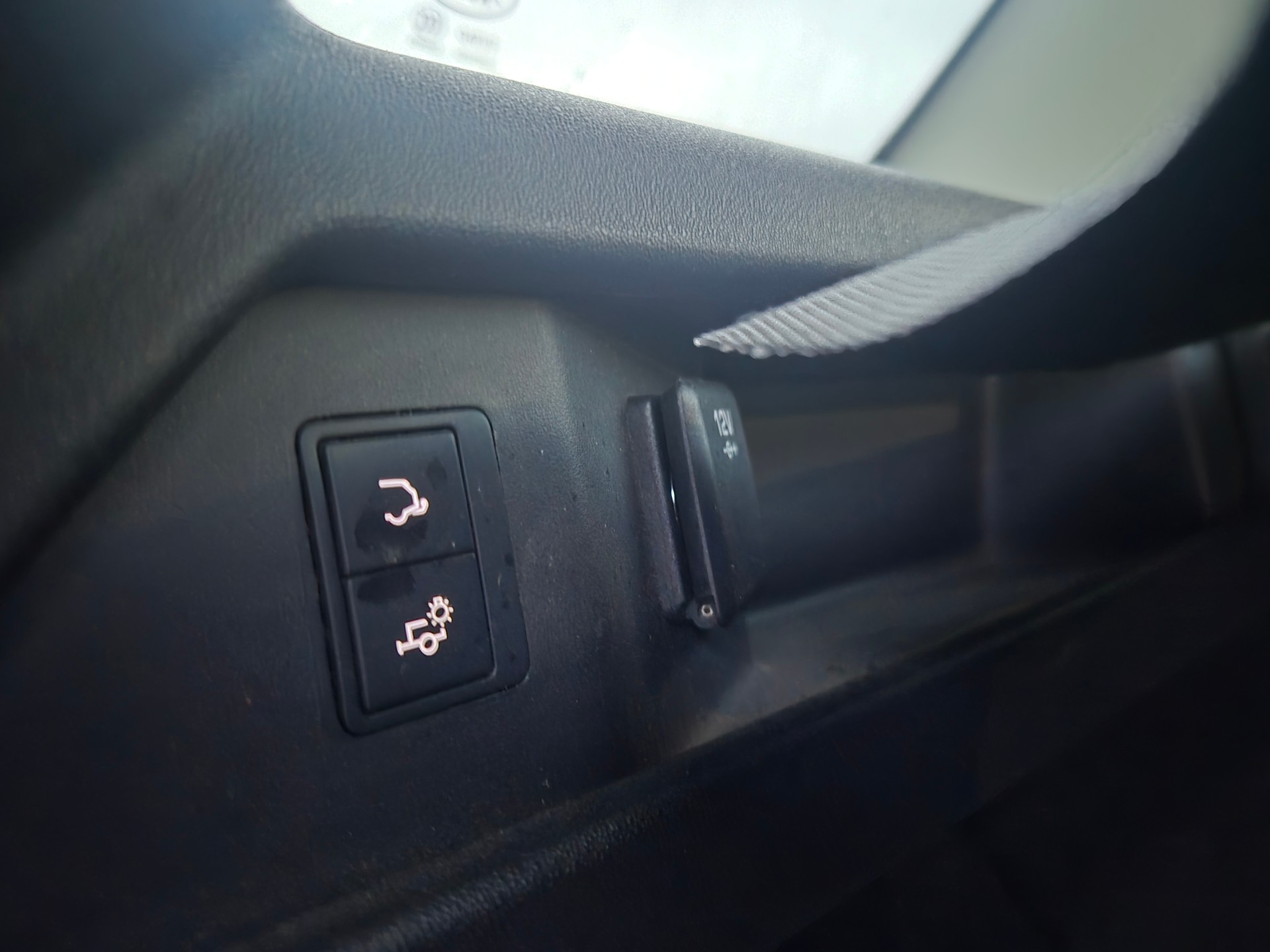 LAND ROVER 180ch automatique-image-12