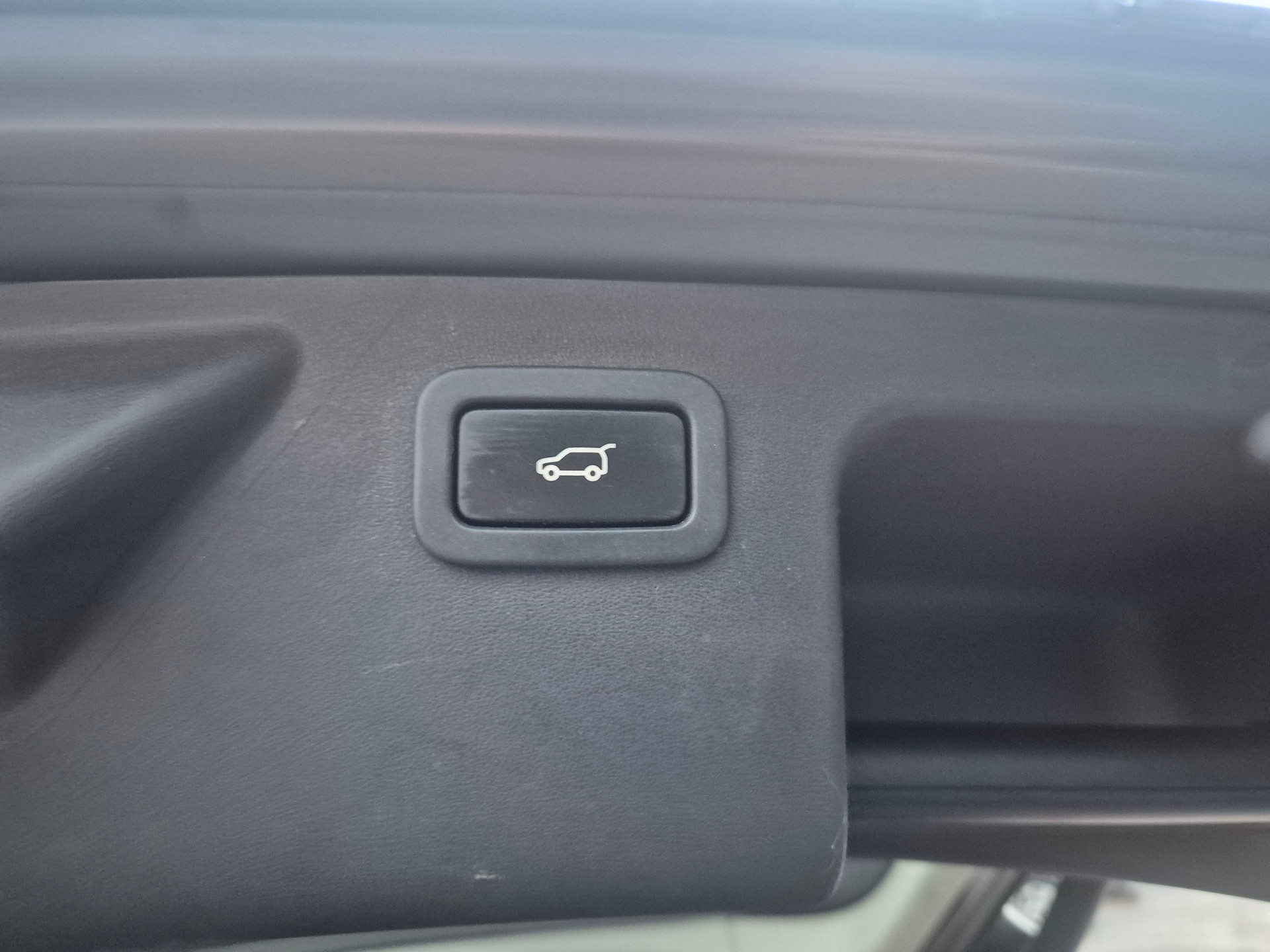 LAND ROVER 180ch automatique-image-13