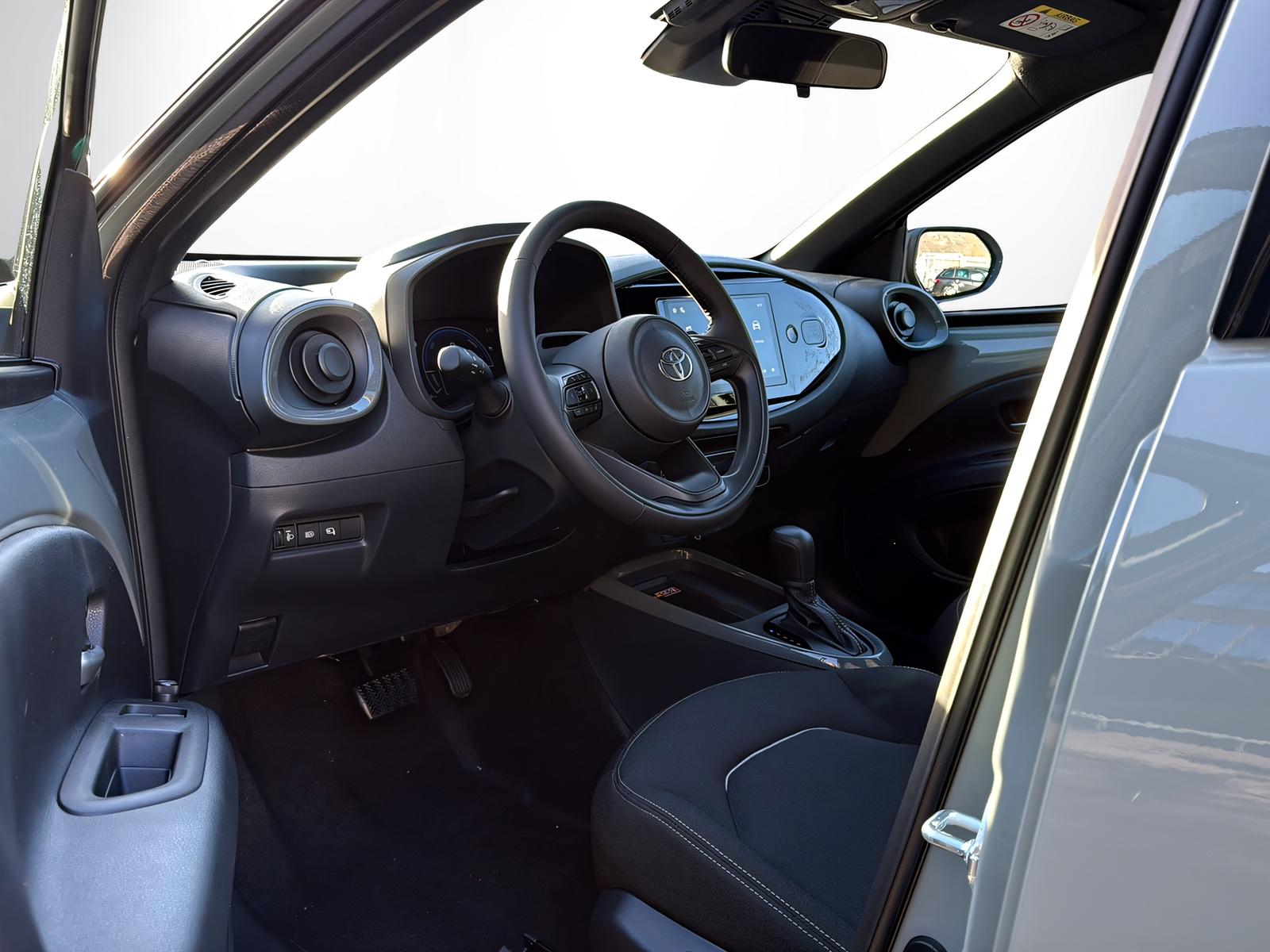 TOYOTA Aygo X 1.5 VVT-i HSD Trend-image-8