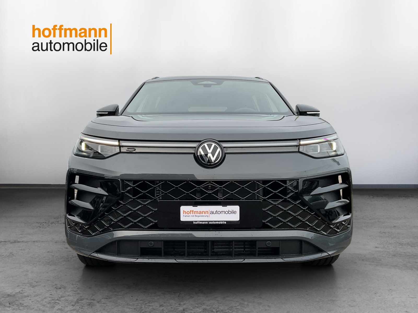VW Tayron 2.0 TSI R-Line DSG 4Motion-showroom-element-1