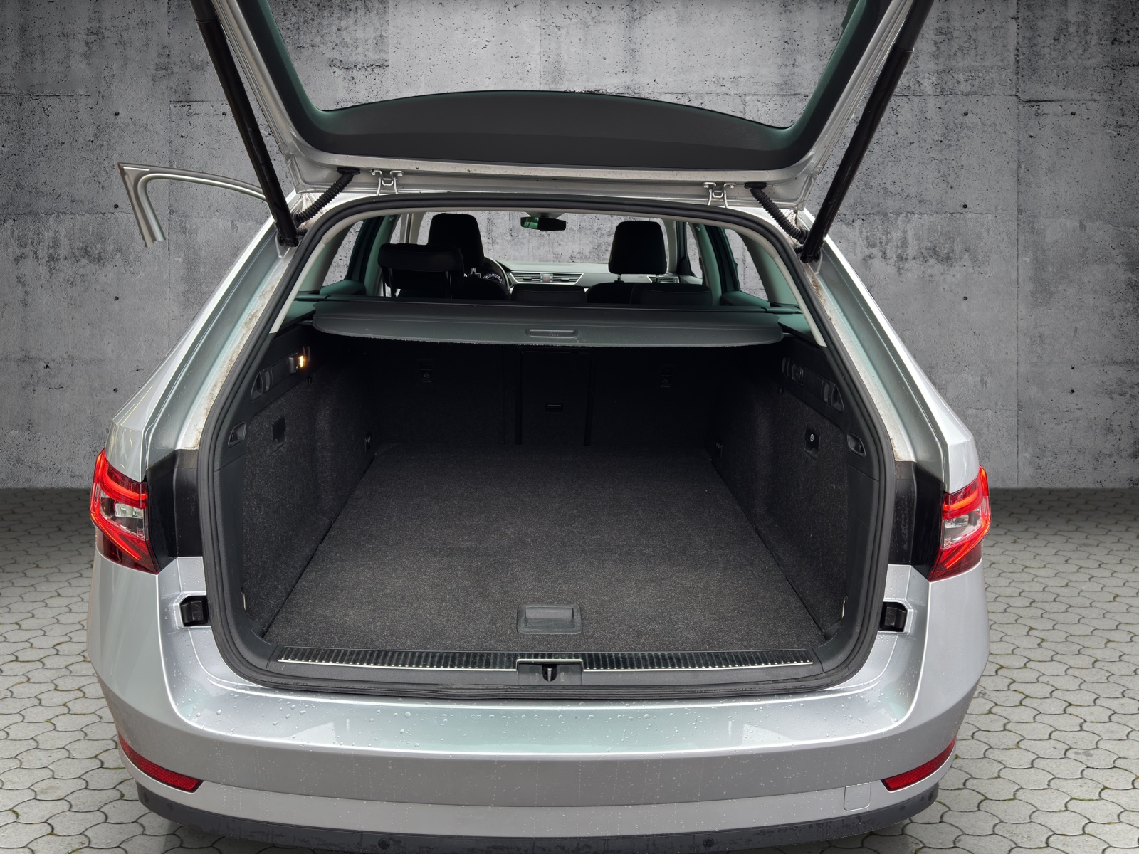 SKODA Superb Combi 2.0 TDi Ambition 4x4 DSG-image-15