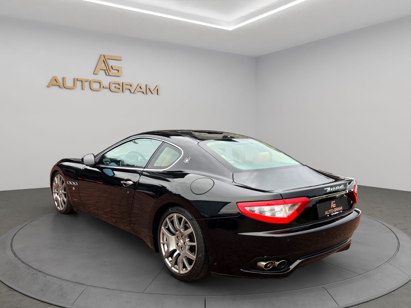 MASERATI GranTurismo Automatica-showroom-element-2