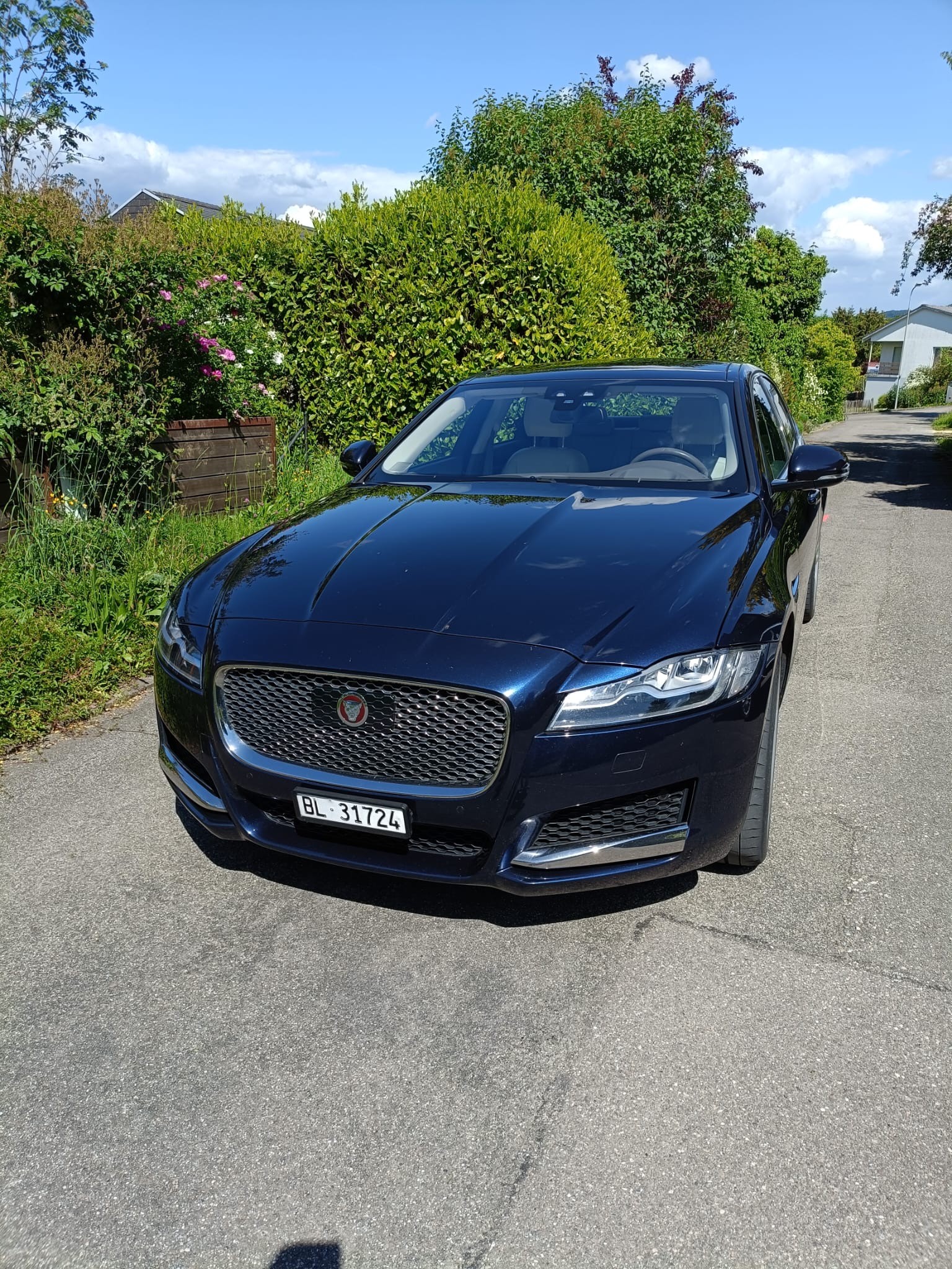 JAGUAR XF 35t Prestige Automatic Neues Modell-image-2